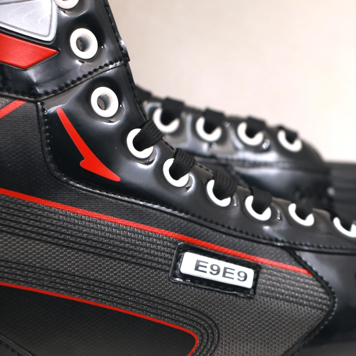 Junran Hot Sale Ice Rink Rental Ice Hockey Skates Adult Ice Inline Roller Hockey Skate Shoe Hard Shell Figure Skating