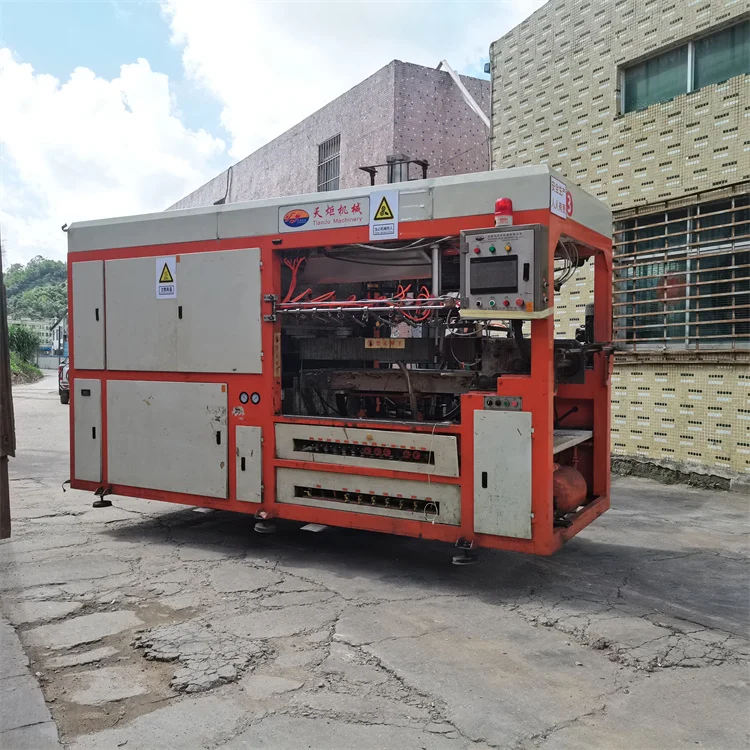 PET Plastic Four Station Plastic Vacuum Forming Machines for Egg Tray with Factory Price in China