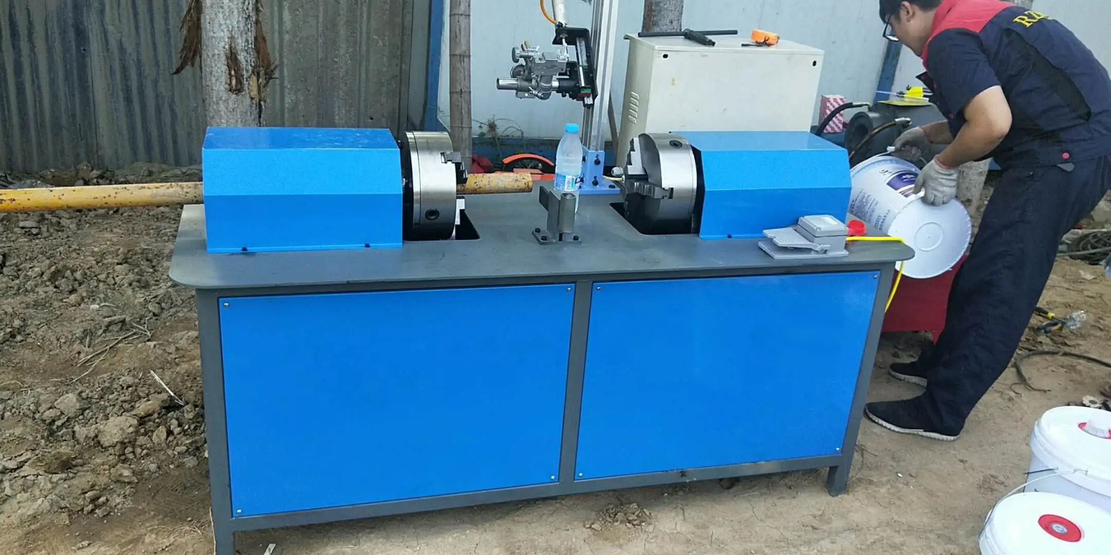 Metal steel pipe welding machine Construction scaffolding pipe welding machine Automatic welding pipe equipment Timely supply