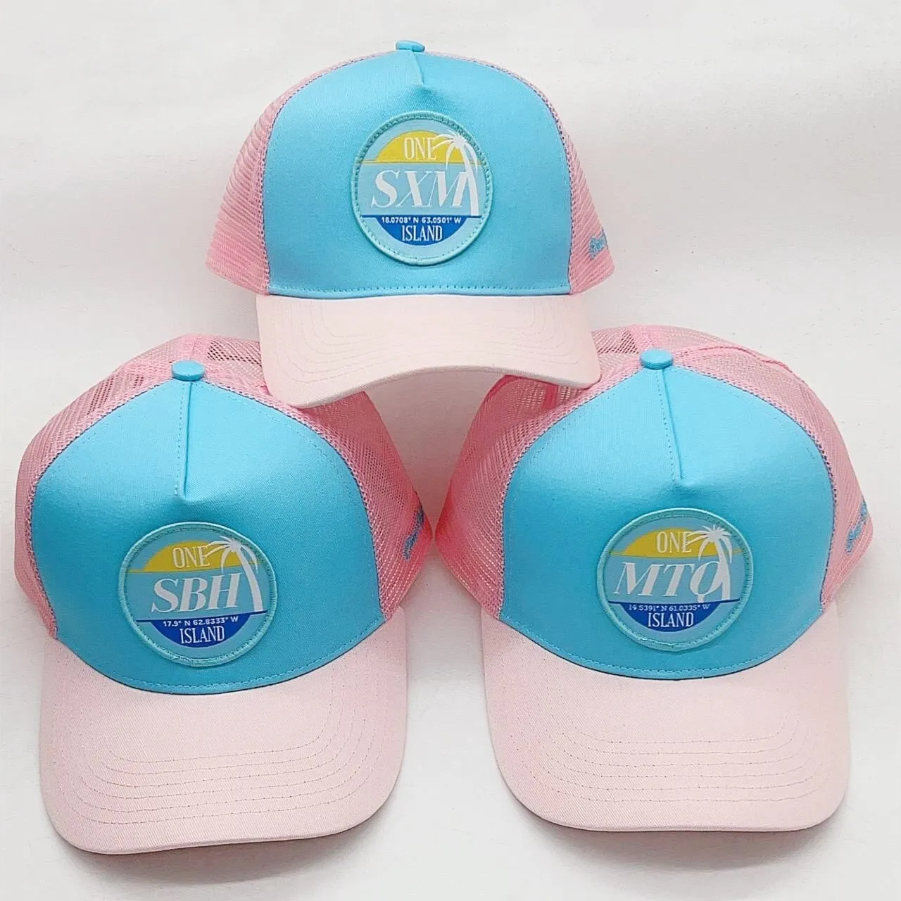 High Quality 5 Panel Two Tone Blue Cotton Pink Mesh Trucker Hat With Woven Patch
