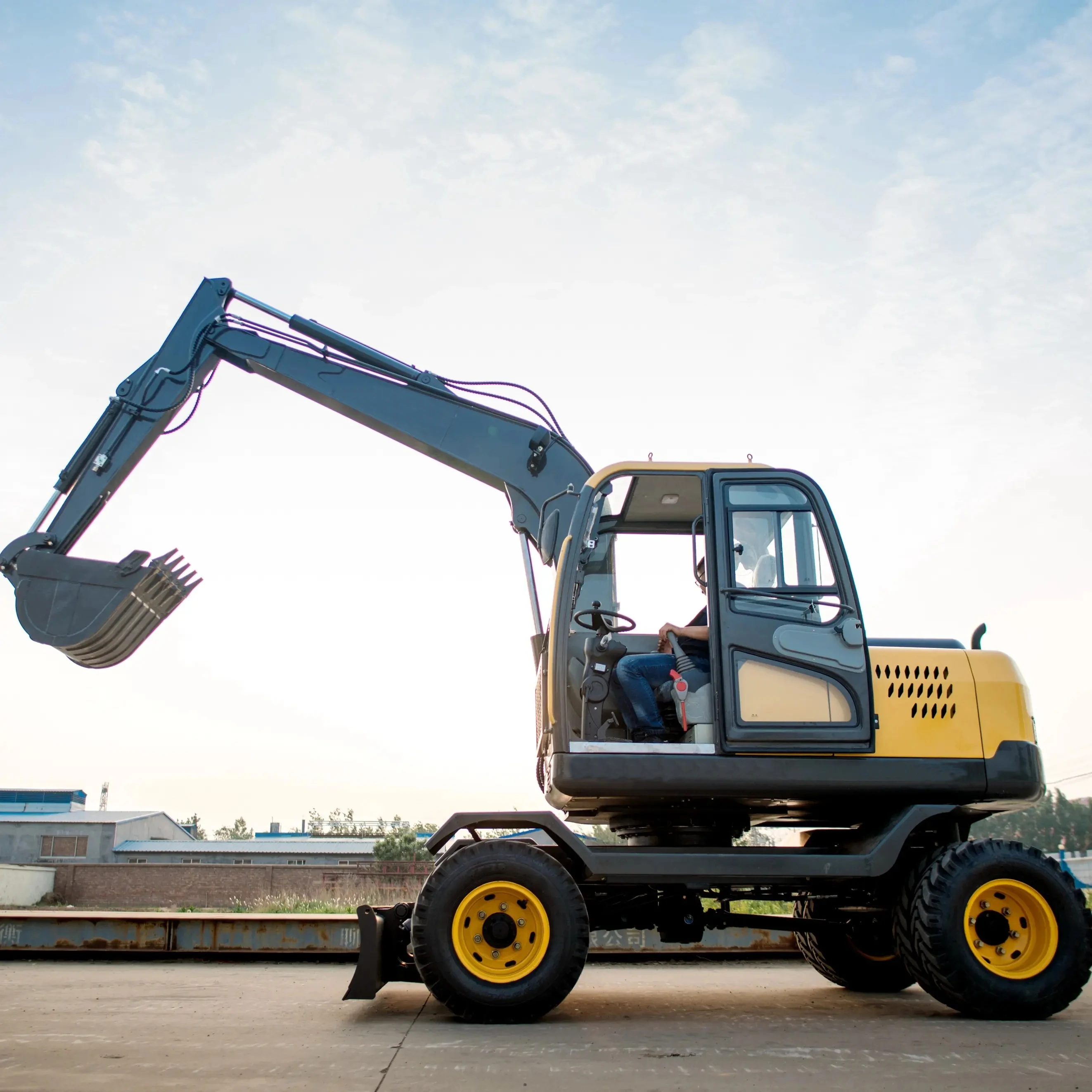 Construction machine 4ton mini wheel/crawler digger LH40 excavator with compact structure