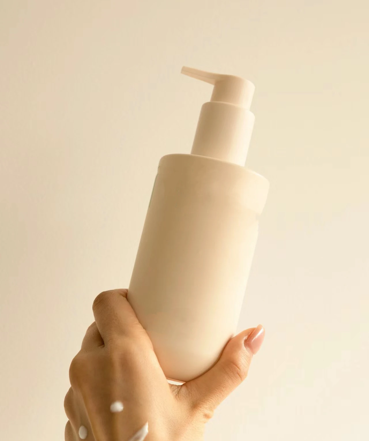 Custom elegant soft touch designer beige shower gel bottle luxury 350ml 250ml 300ml pet bottle for shampoo with pump