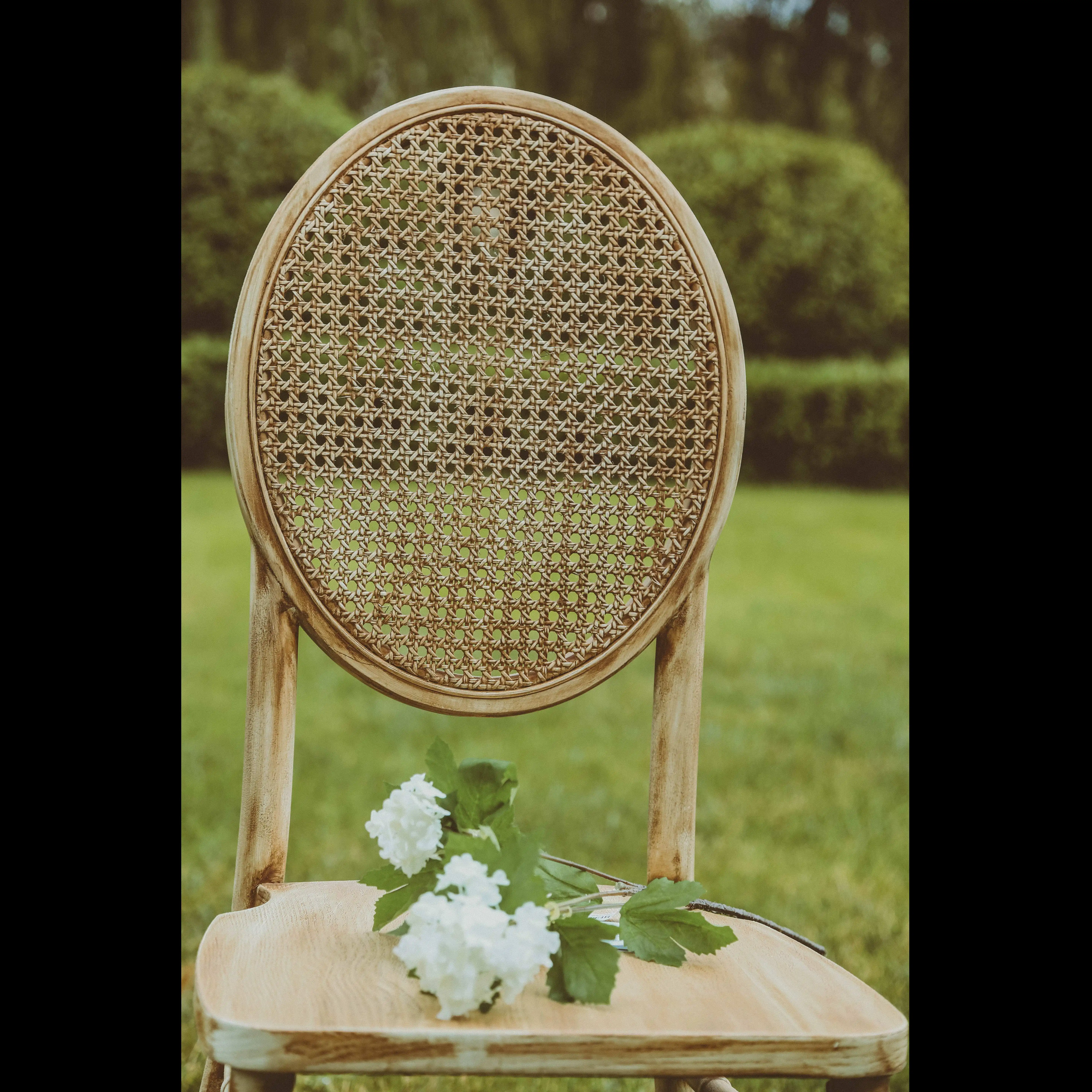 Hot Sale Wooden Vintage Antique Dining Chairs for Rental Party Events