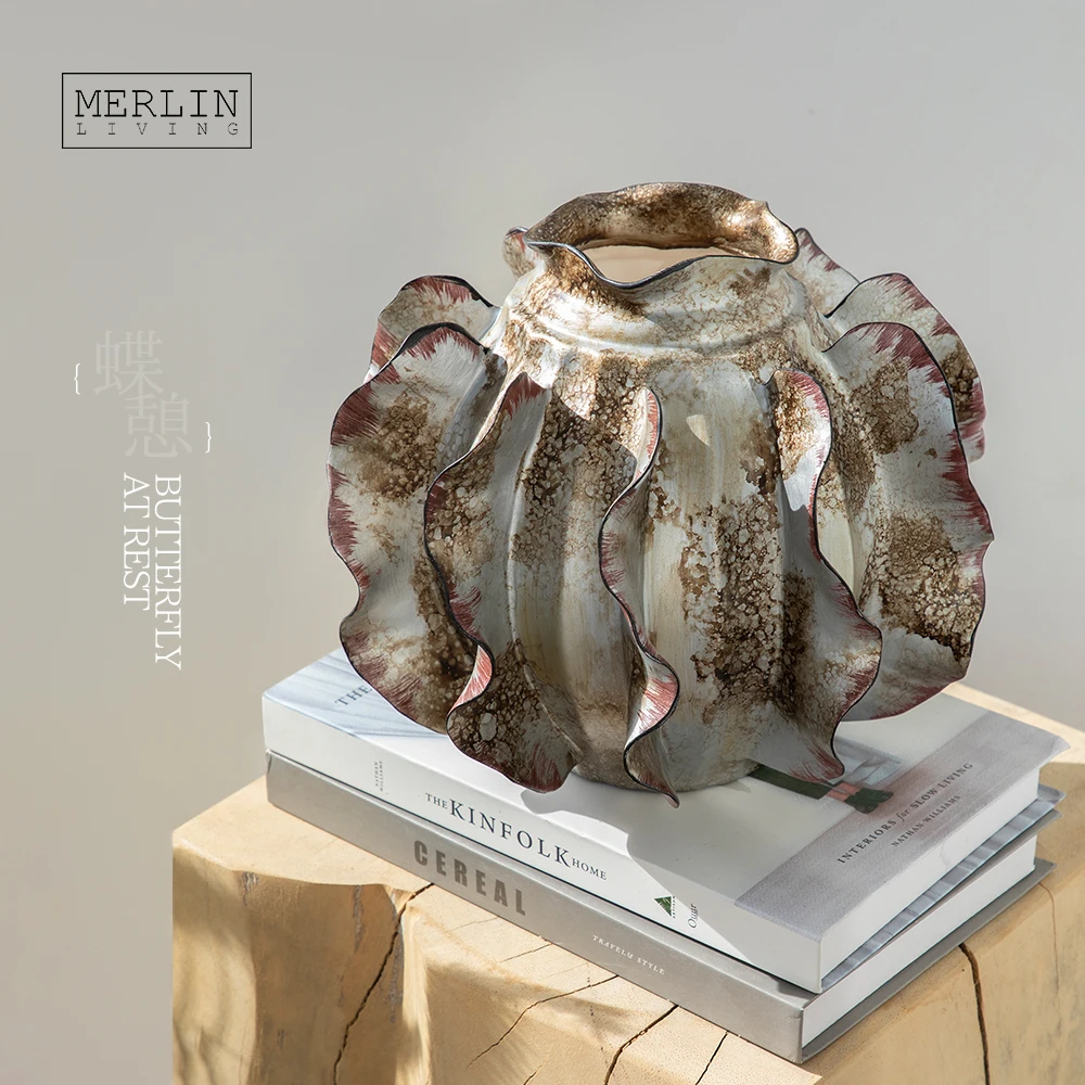 Merlin Living Hand Painting vase ceramic decoration Artistic butterfly tabletop vase Chaozhou Ceramic Factory Wholesale