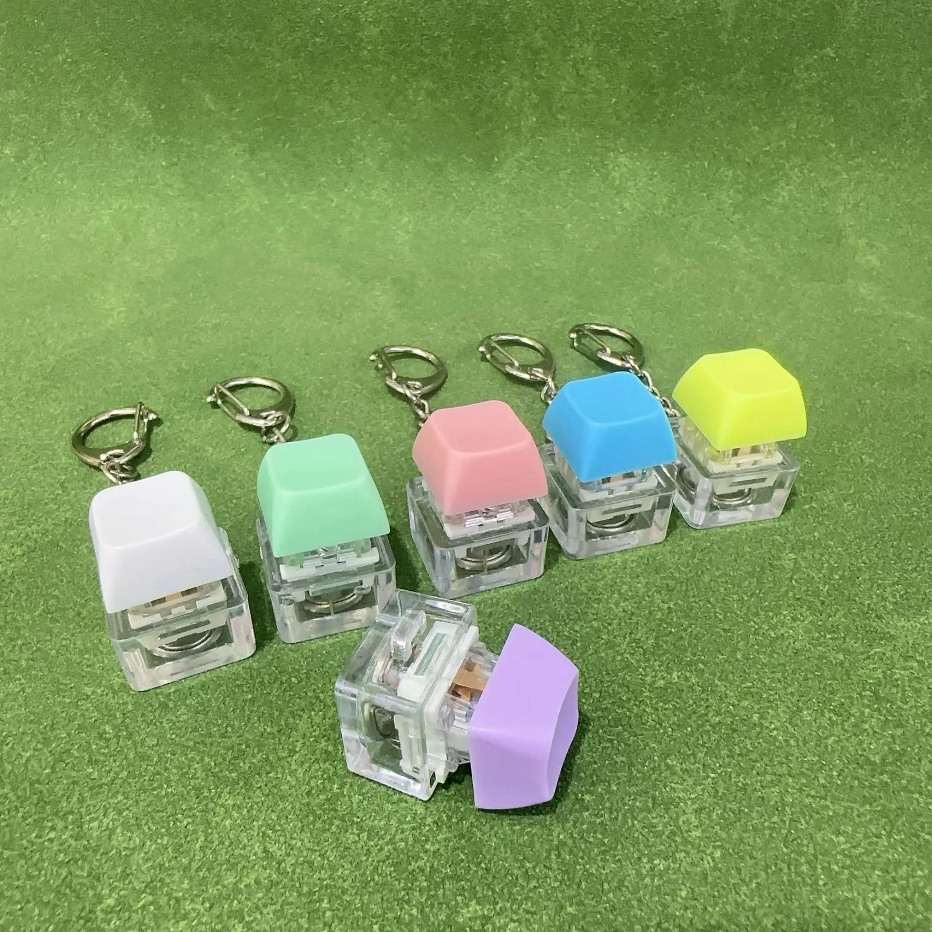 Custom Logo Keyboard Keychain Keycap Relieve Stress Key Chain Switch Keychain Keyboard Button Keycaps Keychain Fidget Clicker