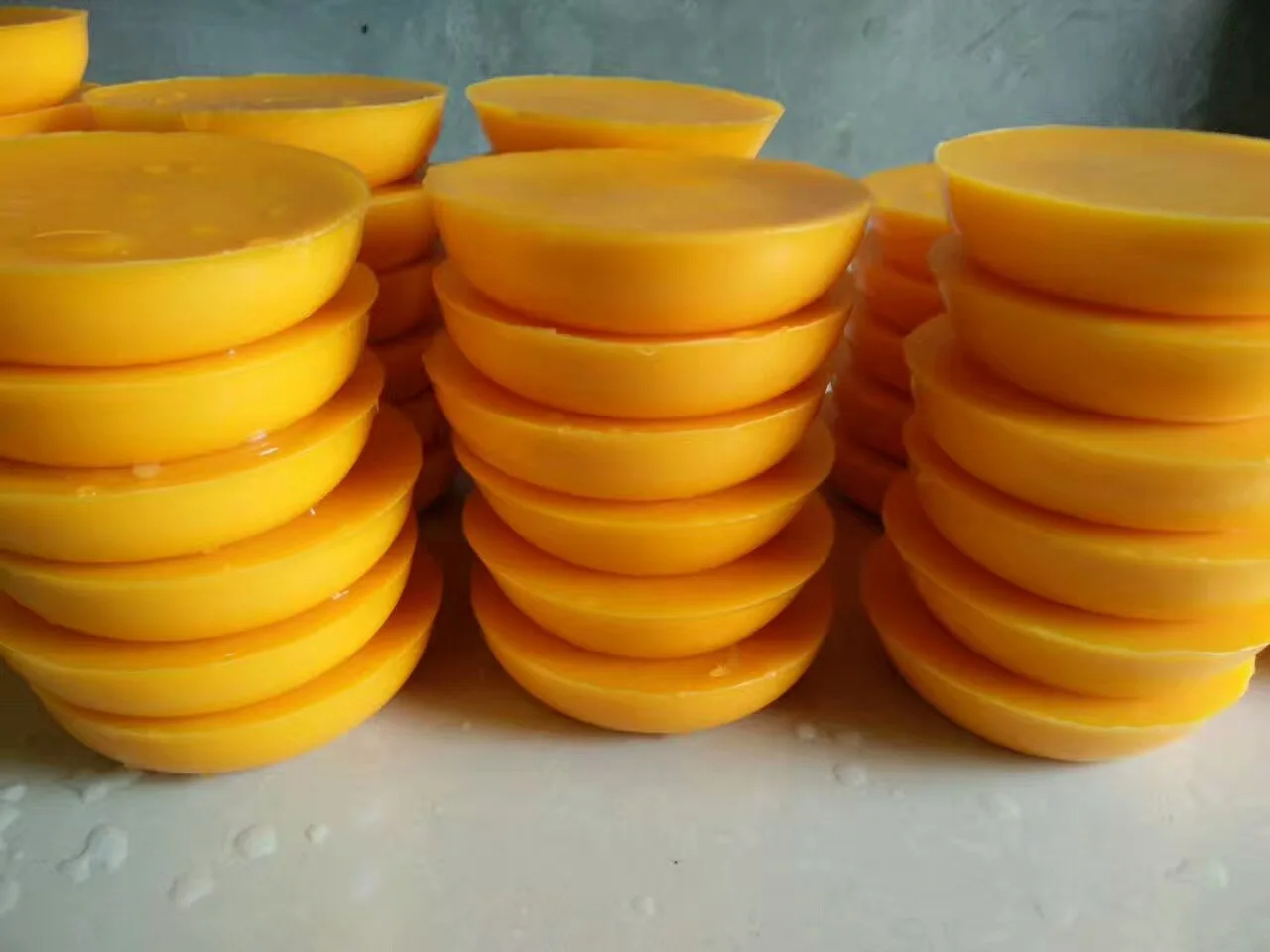 Factory Supply Supplier Pure Beeswax Honey candles 100% Honey Bee Wax Pellets Cosmetic Grade Yellow Beeswax Pellet