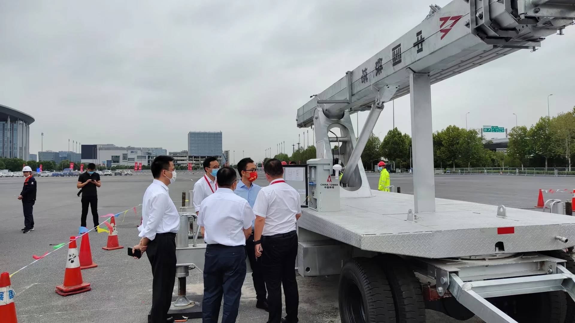 Vehicle Trailer Telescopic Antenna Mast Pole Electric or Crank up fo 4G 5G Telecom Communication