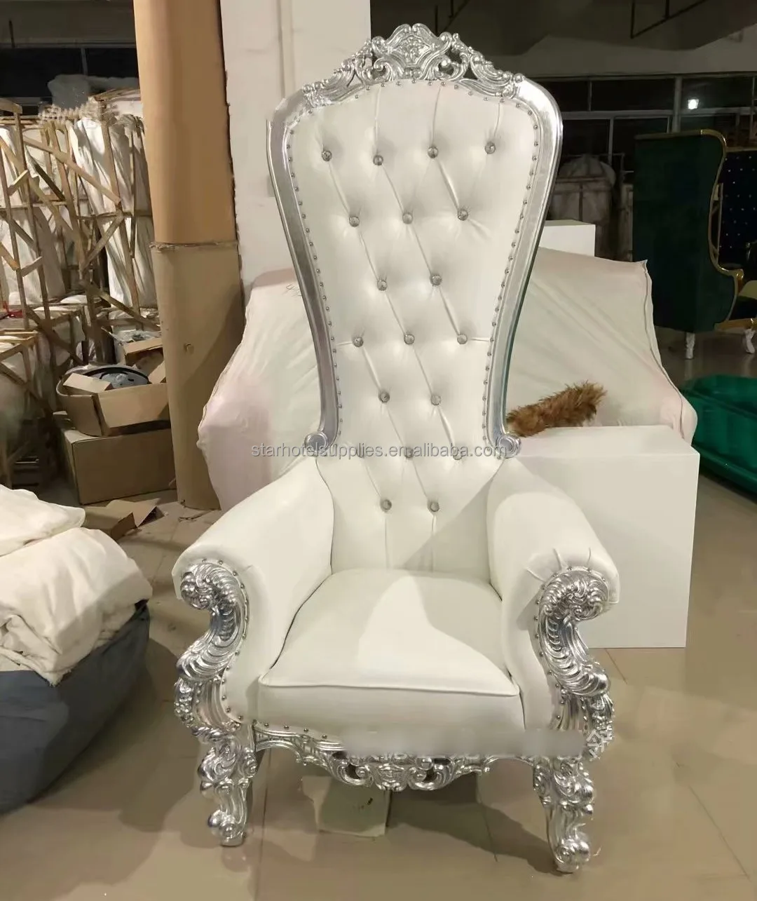 Superb Quality Lion King Throne Chairs Hotel Furniture Solid Wood Gold White French Antique Queen Wedding Chairs