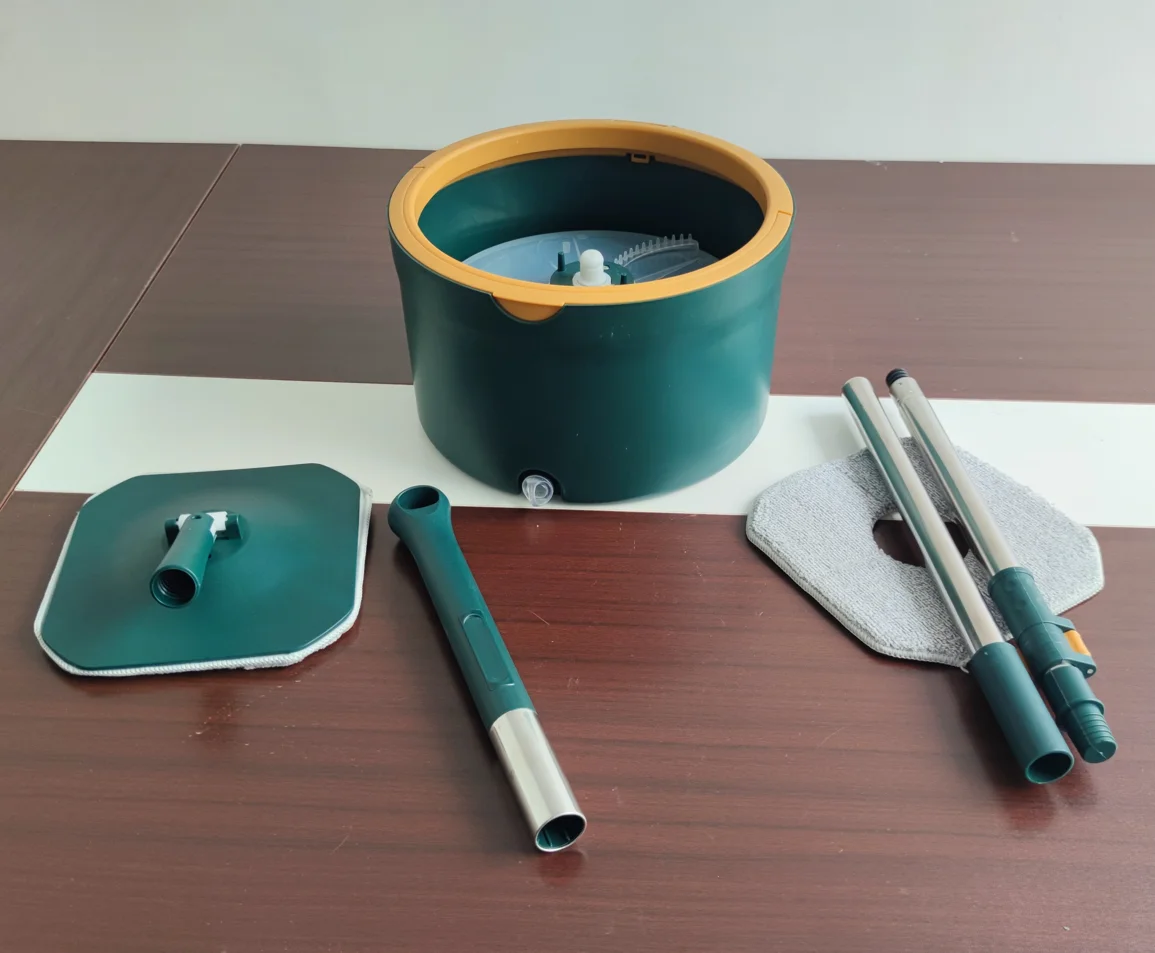 BENHENG clean dirty separation 360 degree rotating square spining mop with handsfree telescopic handle bucket