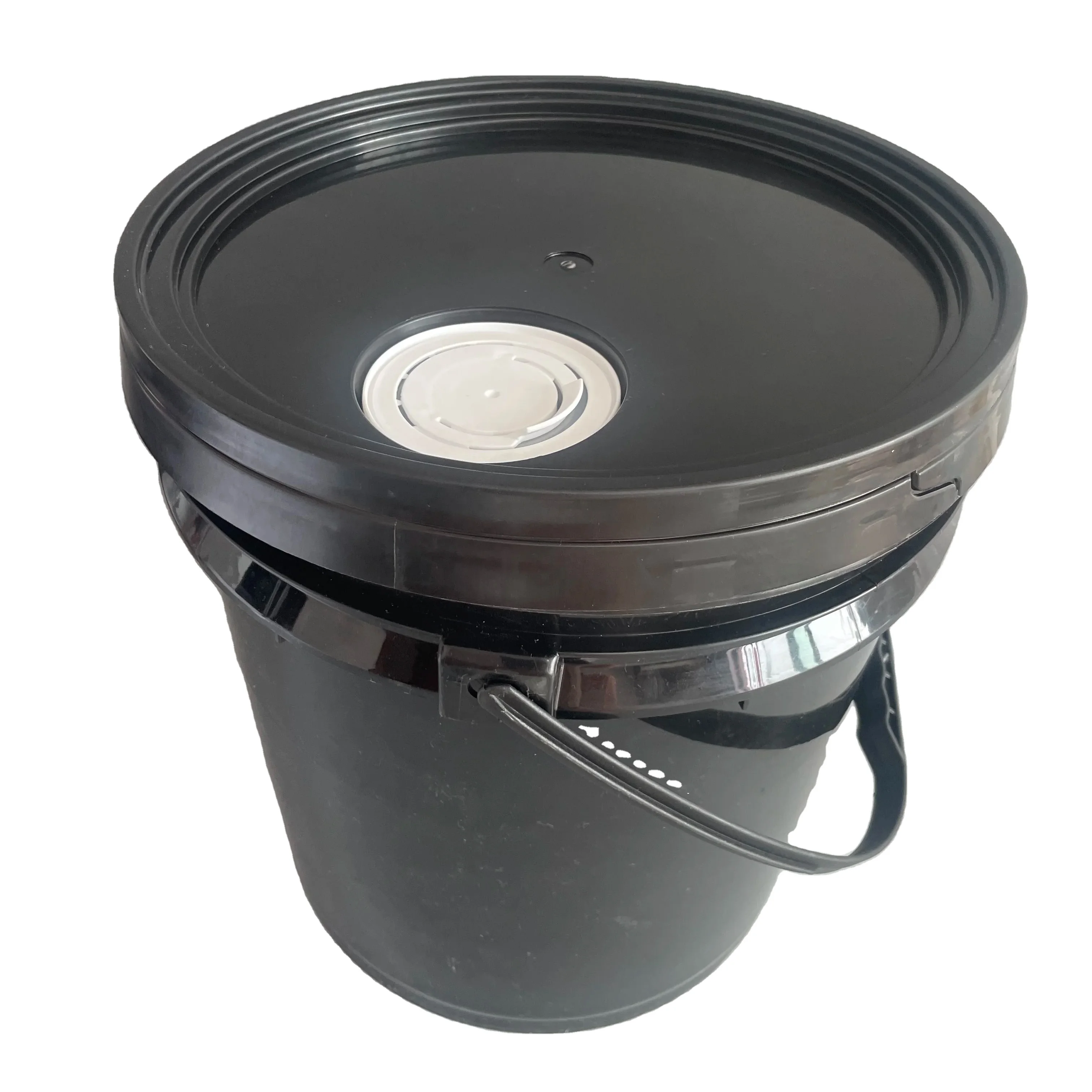 16L Round Coating Plastic Pail 4 gallon buckets with flexible spout pouring spout in black