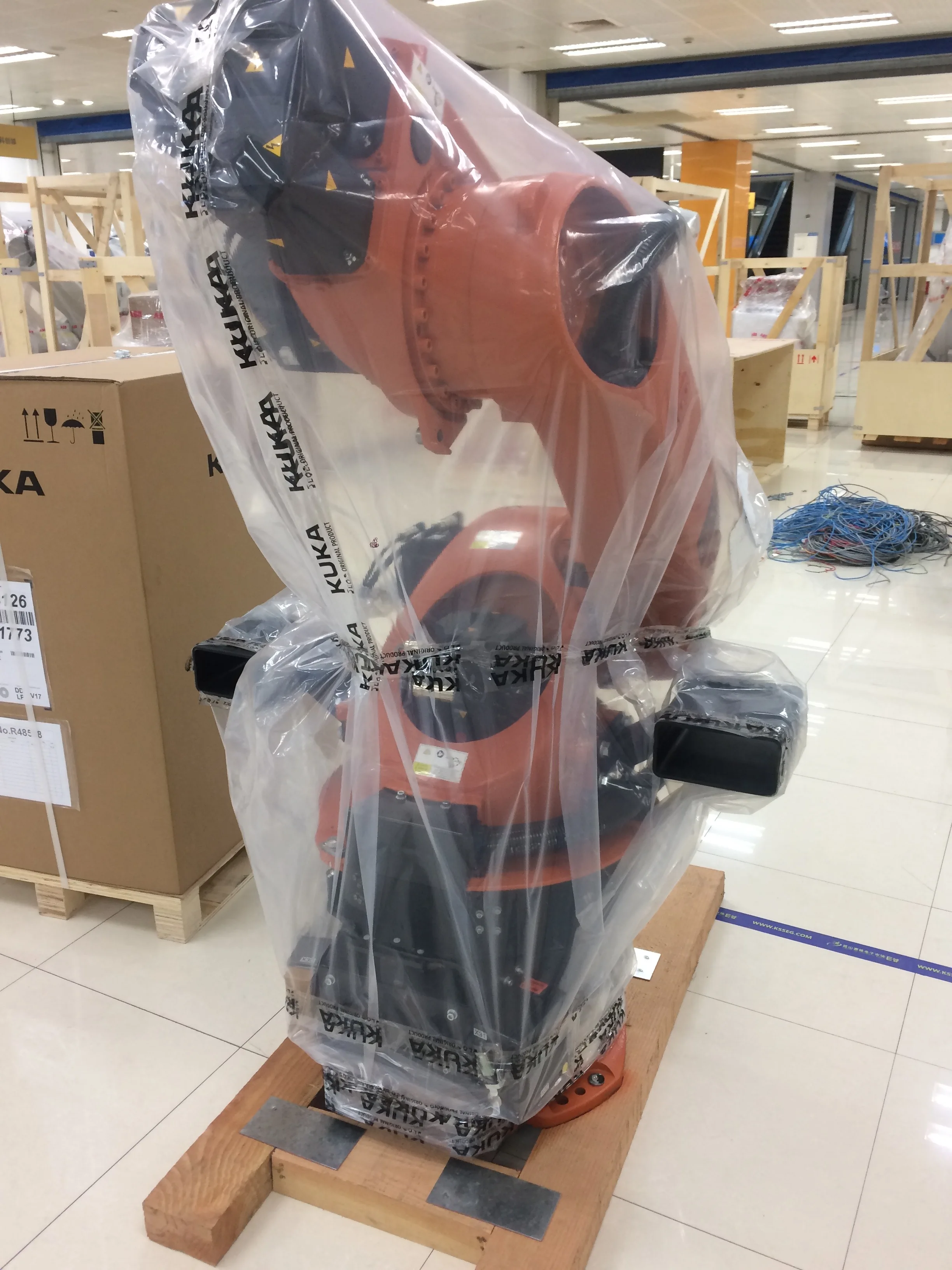 KUKA KR12 R1810  With Robot Track Rail Welding Robot Machine Mig Welding Robot With Megment Welder