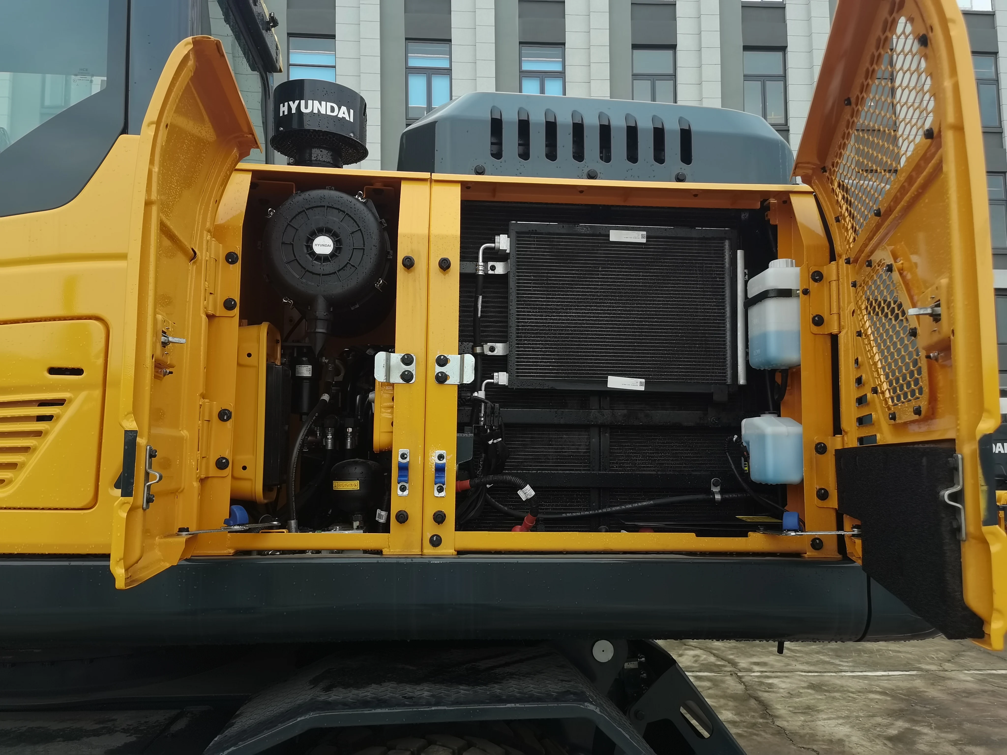 Original Korea Hyundai 210w Wheel Automatic Excavator 21 Ton Robex 210 Excavadora Price Hw210 in stock