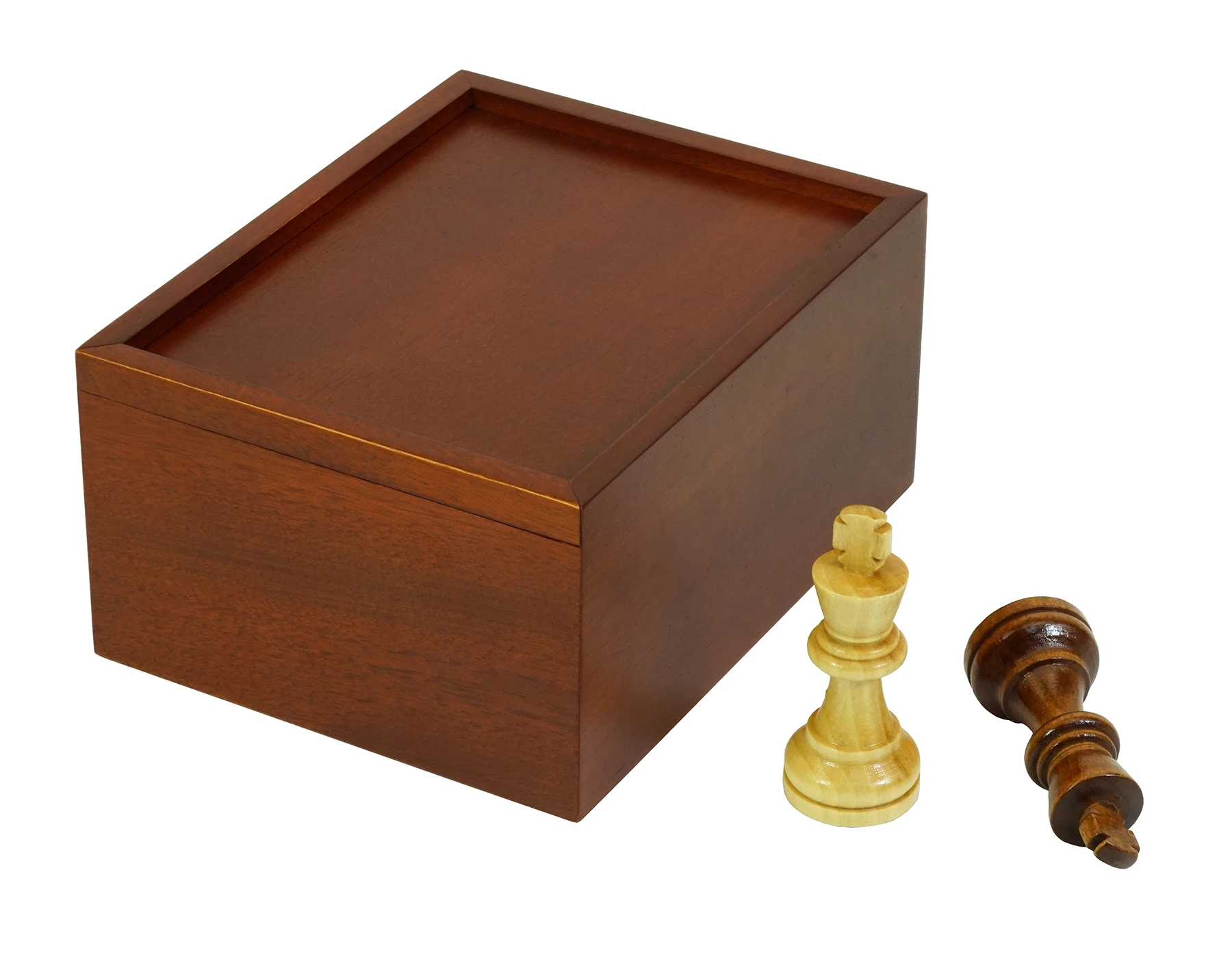 Деревянная шкатулка для шахматных фигур