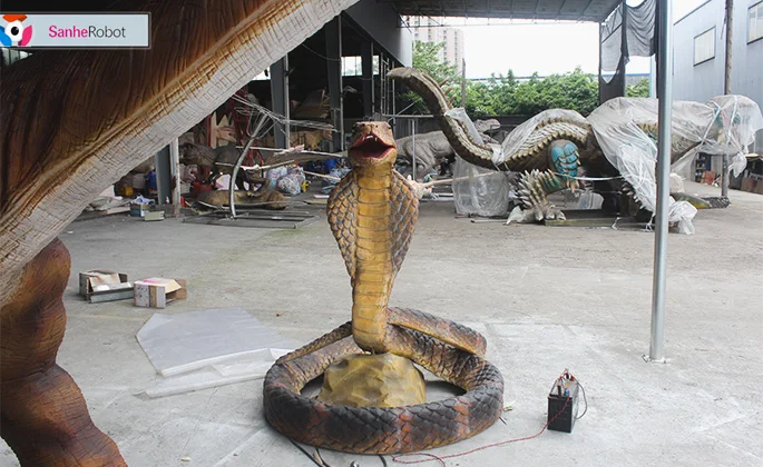 Realistic Snake Animatronic Animal Model Indoor Outdoor Use Adventure Parks Shopping Malls Made Durable Fiberglass Metal Steel