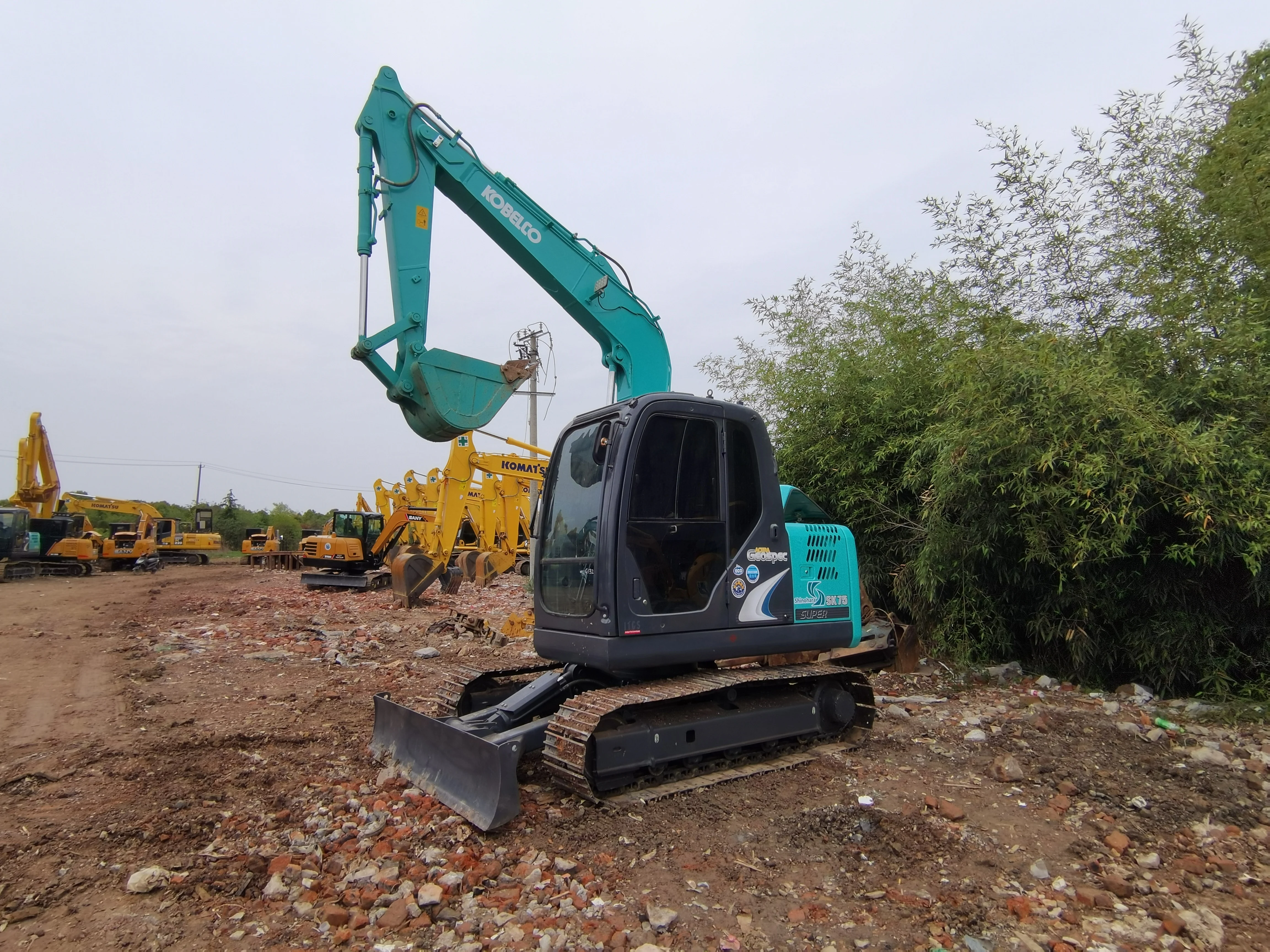 Durable Japanese Made used kobelco Excavator SK75  SK55SR SK55 SK70RD SK70SRD for sale in china of shanghai