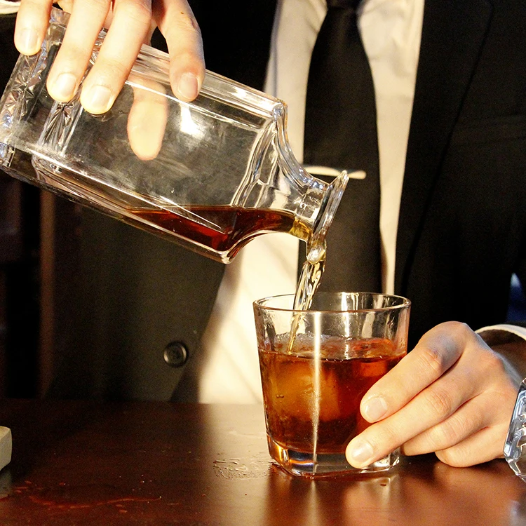 29 oz premium crystal vertical stripe vodka liquor whiskey decanter with glass stopper