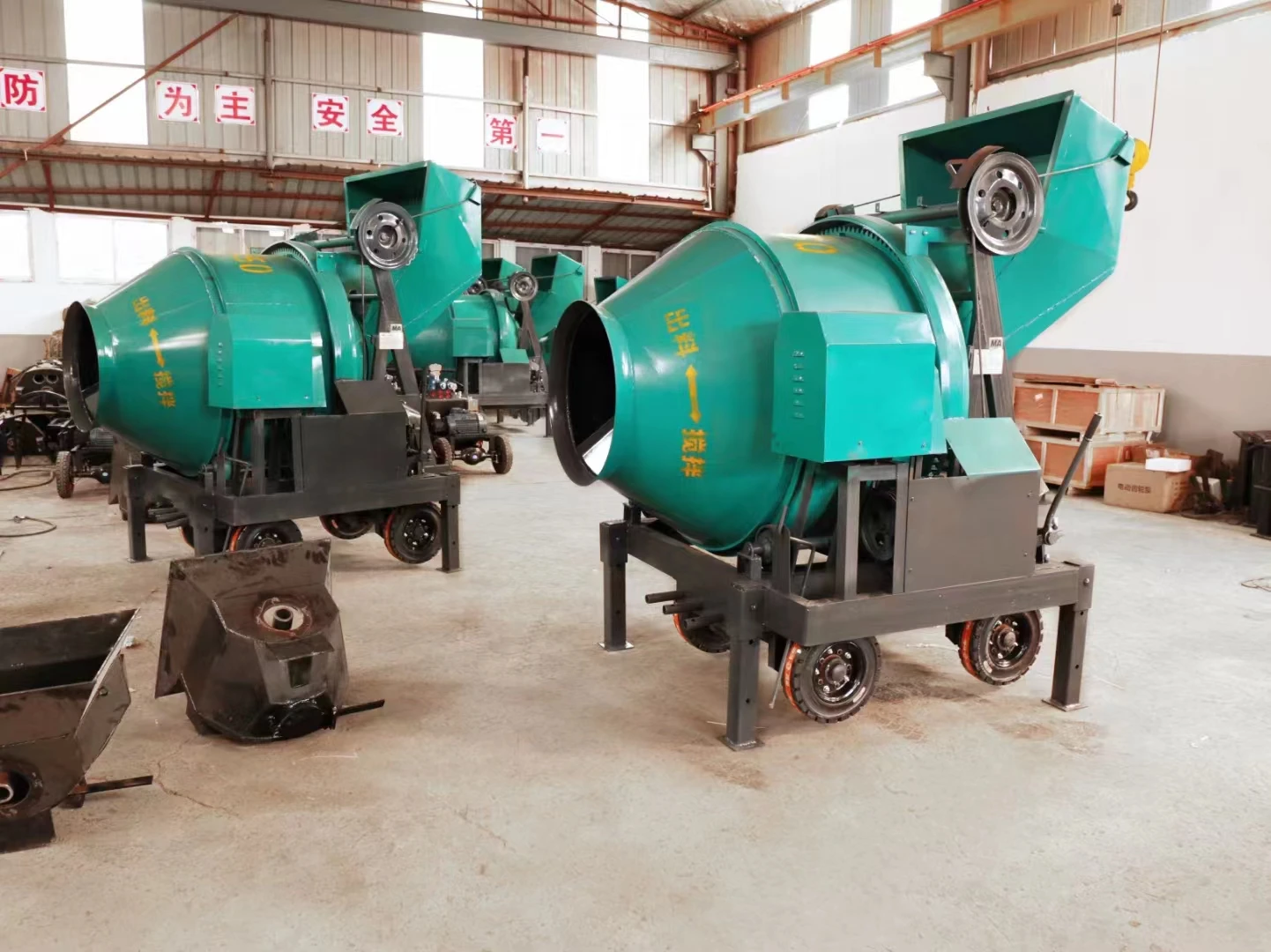 Made-In-China Manual rotating concrete mixer/Single shaft concrete mixer/Concrete mixers with low price