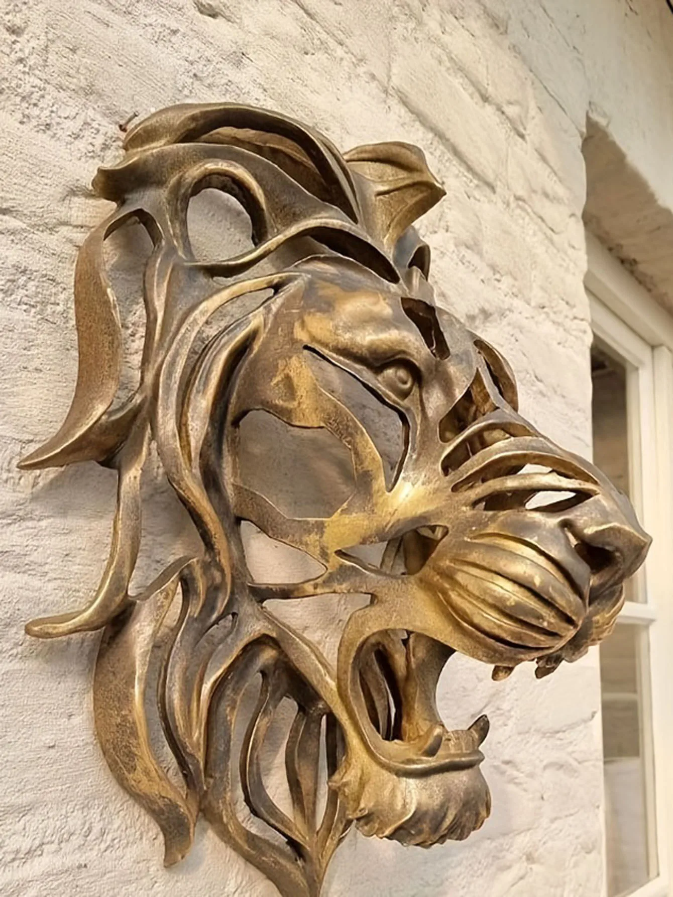 New Gold Hollowed Out lion Head Statue Resin Crafts Wall Decorations Wall Hanging Decorative Ornaments