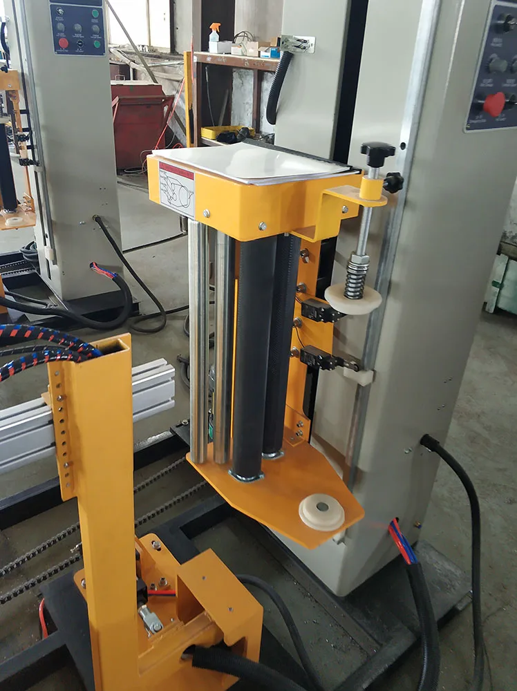 China Made Pallet Stretch Wrapping Machine with turntable and roller conveyor