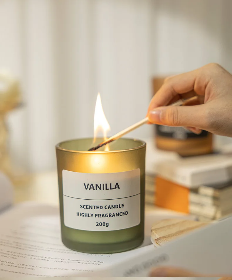 Qingdao Florescence Custom Home Scented Candle Fresh Light Elegant Green Soy Wax with Floral Pattern for Weddings Christmas
