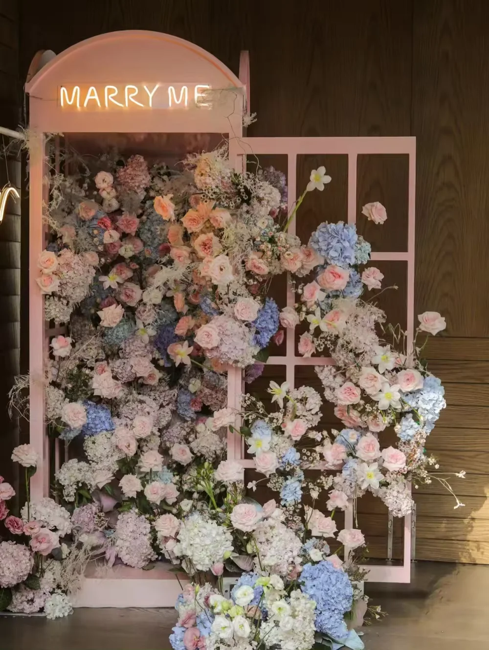 Outdoor pink red antique phone booths streetscape london wedding decoration  british telephone booth