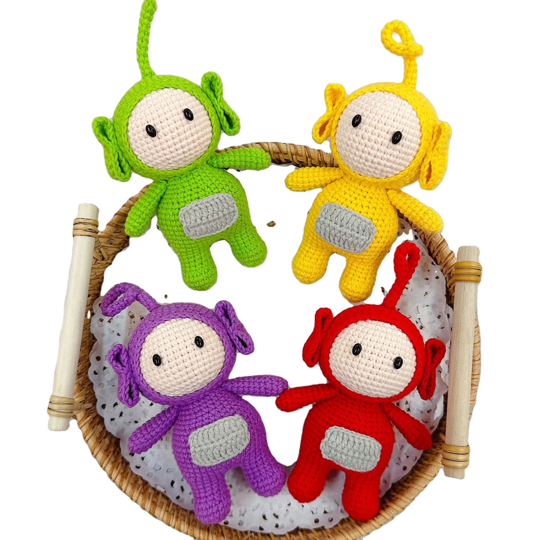 Hot Selling Crochet Fuzzy Bee Stuffed Animal Cuddly Knit Soft Yarn Plush Bee Toy with Smile Face and White Wings for Christmas