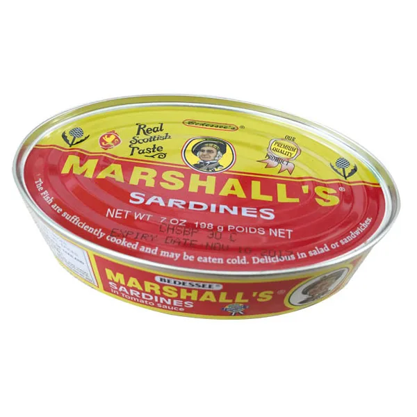 Овальная банка сардины в томатном соусе