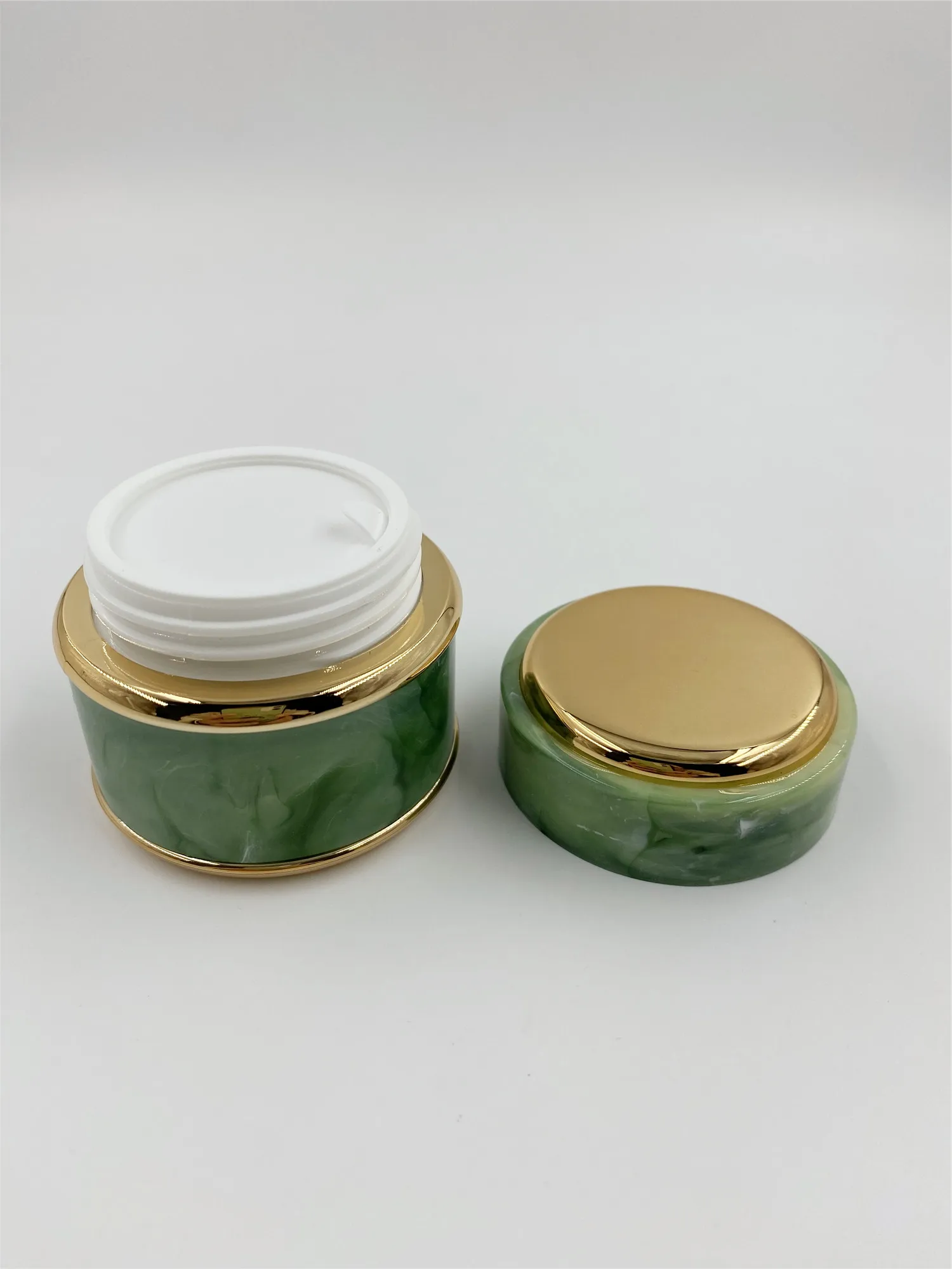 Cream Jar acrylic Very Nice Anti Falling Cosmetic Packaging Cream Cosmetic Glass Jar With Free Samples Use Cosmetics