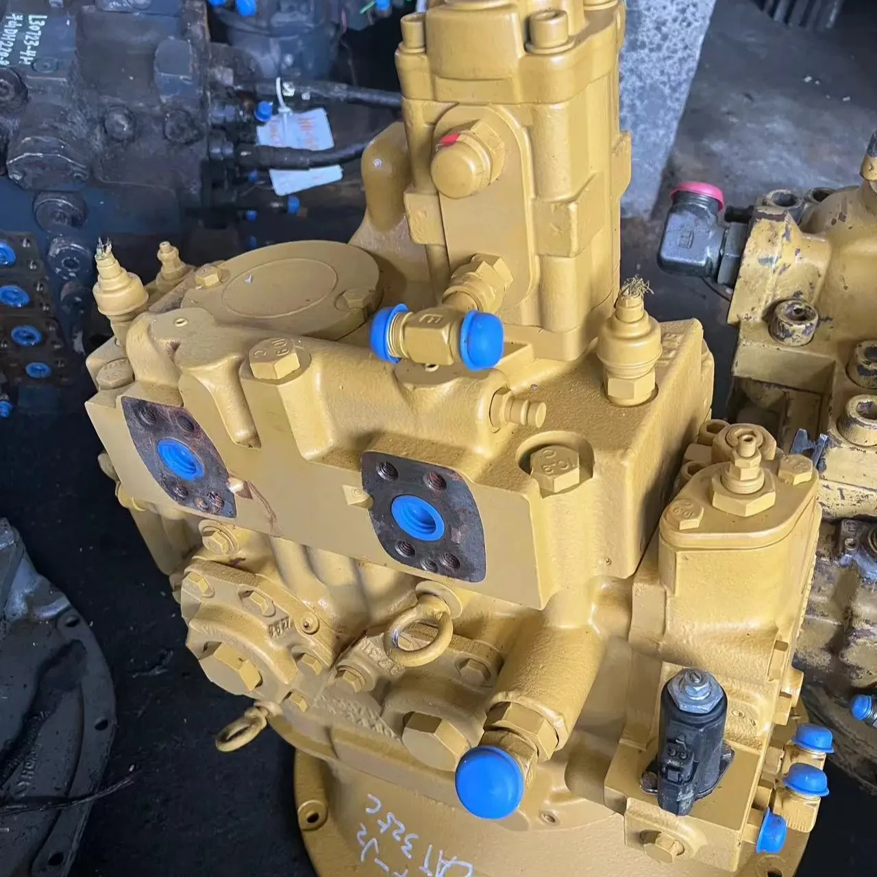 Гидравлический насос CAT 325C главный для гусеничного экскаватора ремонтных мастерских