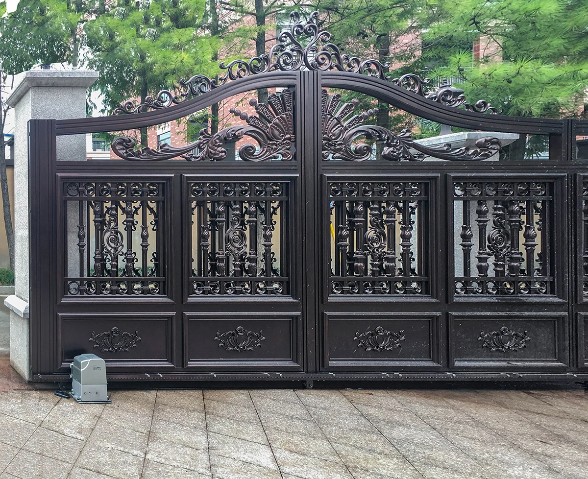 aluminum gate 7.jpg