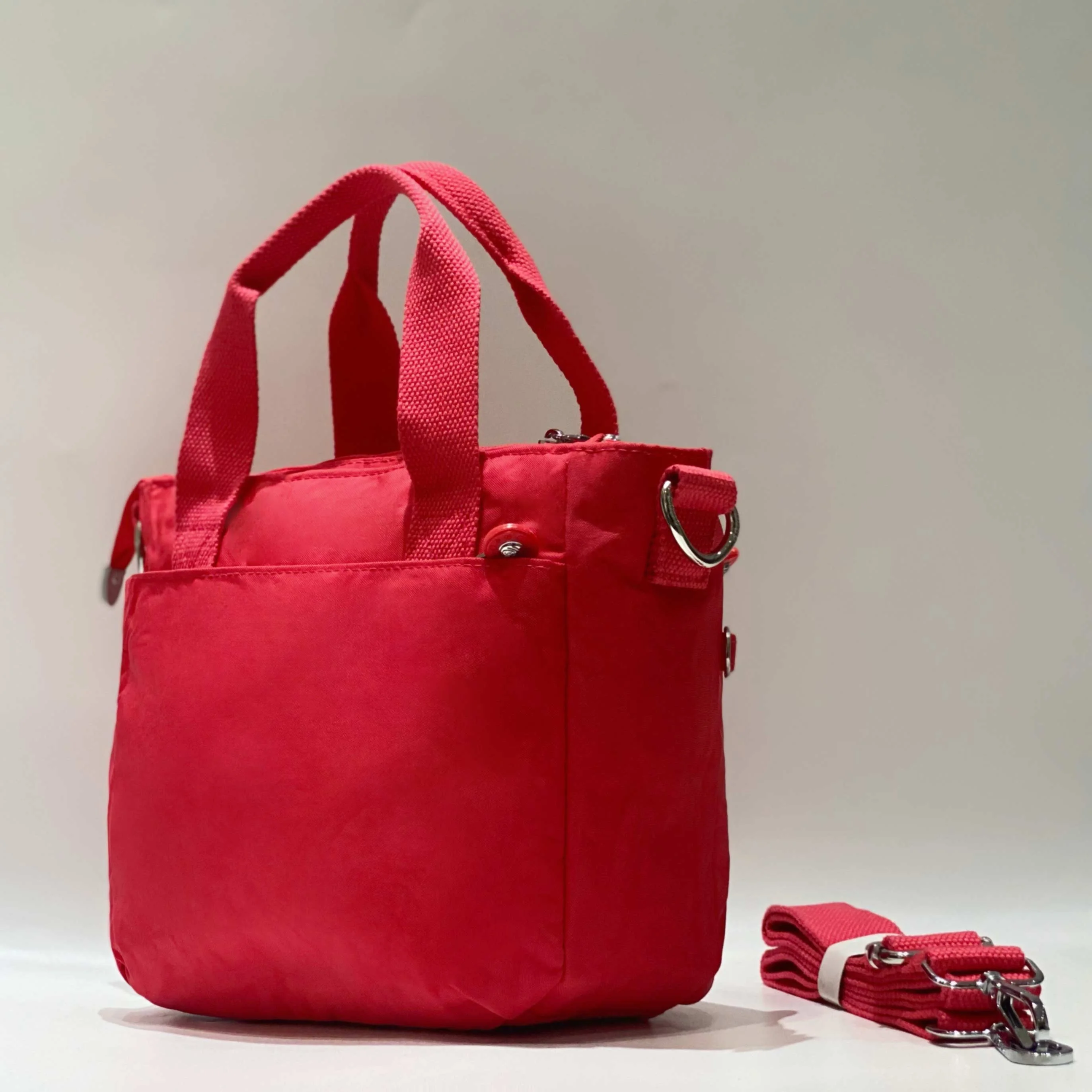 Low MOQ Wholesale Nylon Waterproof Portable Fashion Handbags Women Handbags Ladies Tote Bags