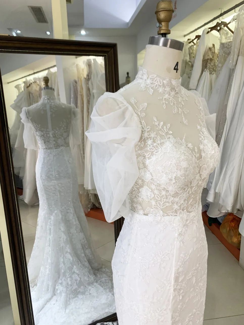 New Fashionable 2025  High Quality With Short Sleeves Lace Mermaid Wedding Dresses With Embroidery Flower Bridal Dress