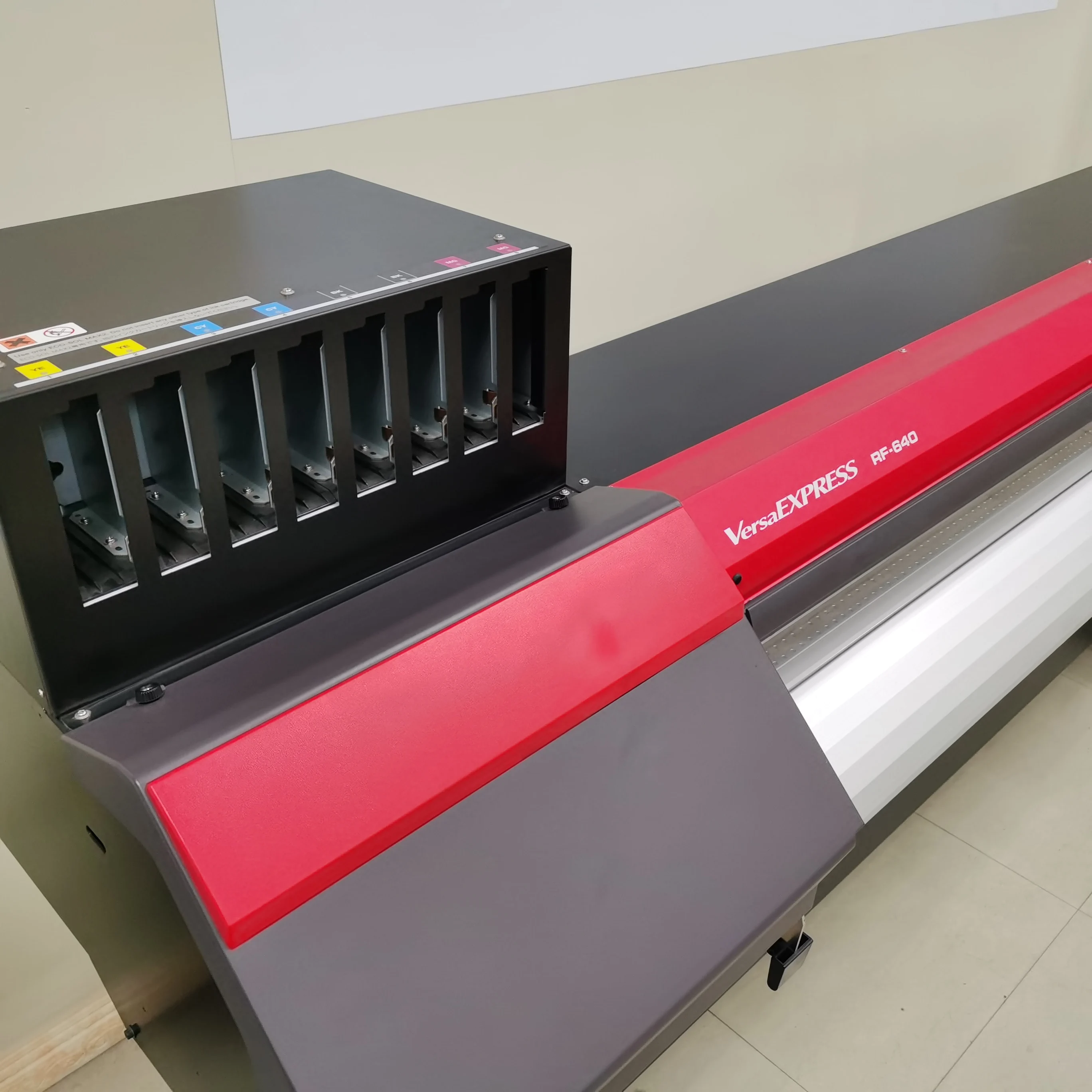 Used wide format eco solvent printing machine second hand roland rf 640  printer easy to usd for banner vinyl sticker printing