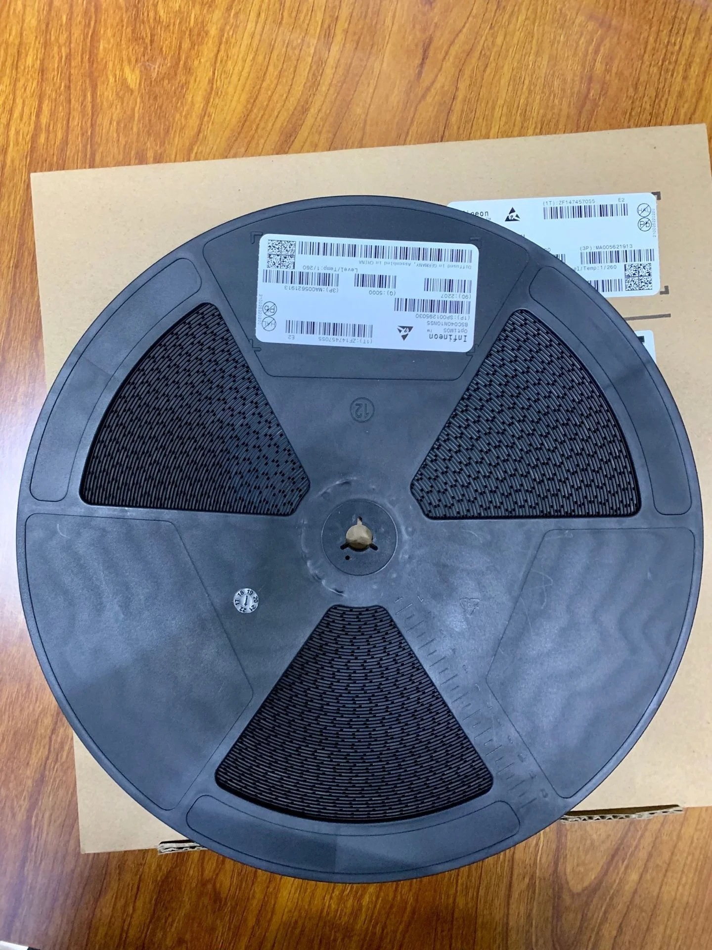 New original MOSFET IRFR220NTRPBF N CHANNEL 200V 0.6 Ohm 5A