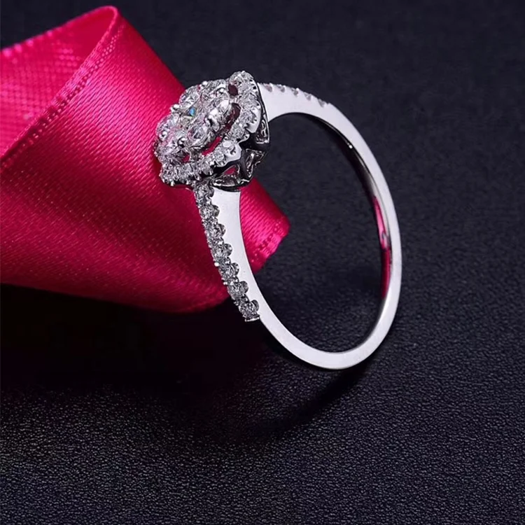 Custom Fine Jewelry 18k Gold Flower Moissanite Engagement Ring