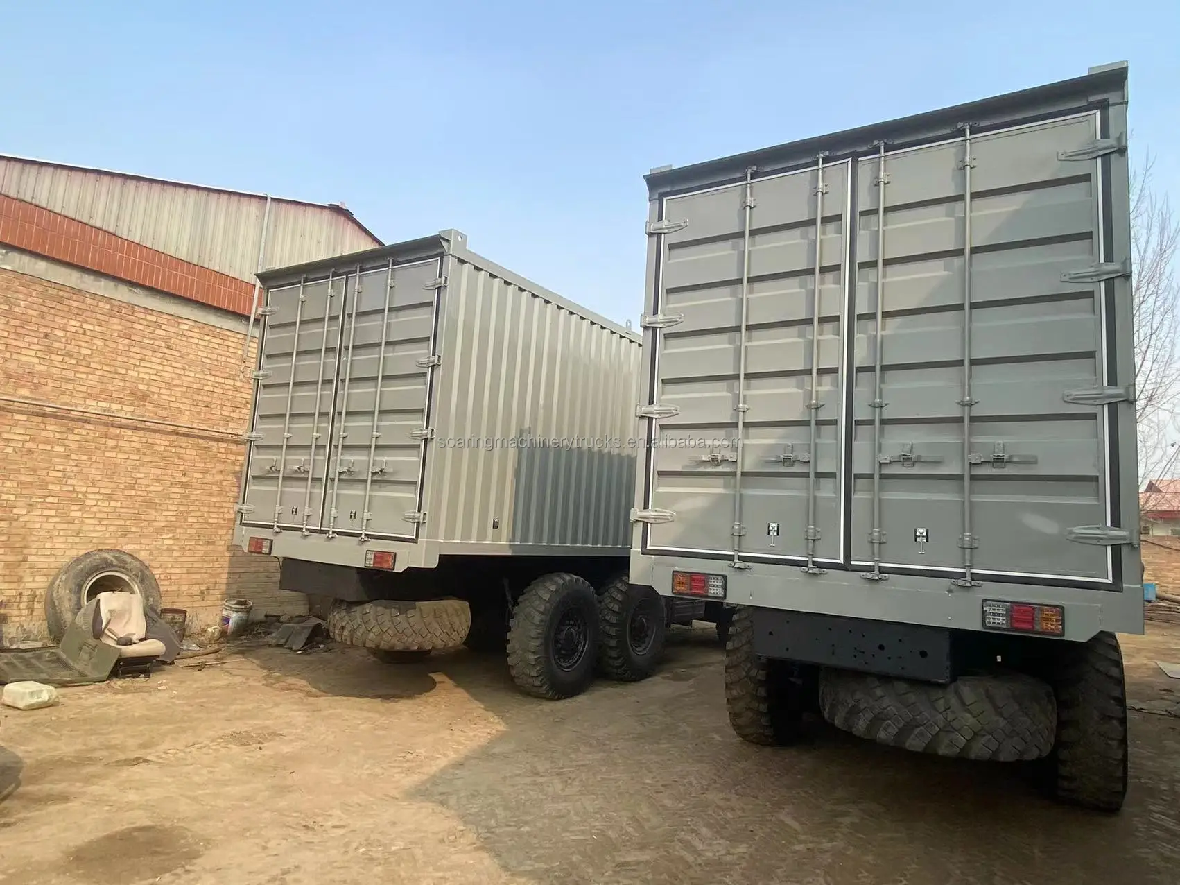 Used Shacman 6x6 commercial vehicle customized cargo van trucks Dongfeng van trucks for sale