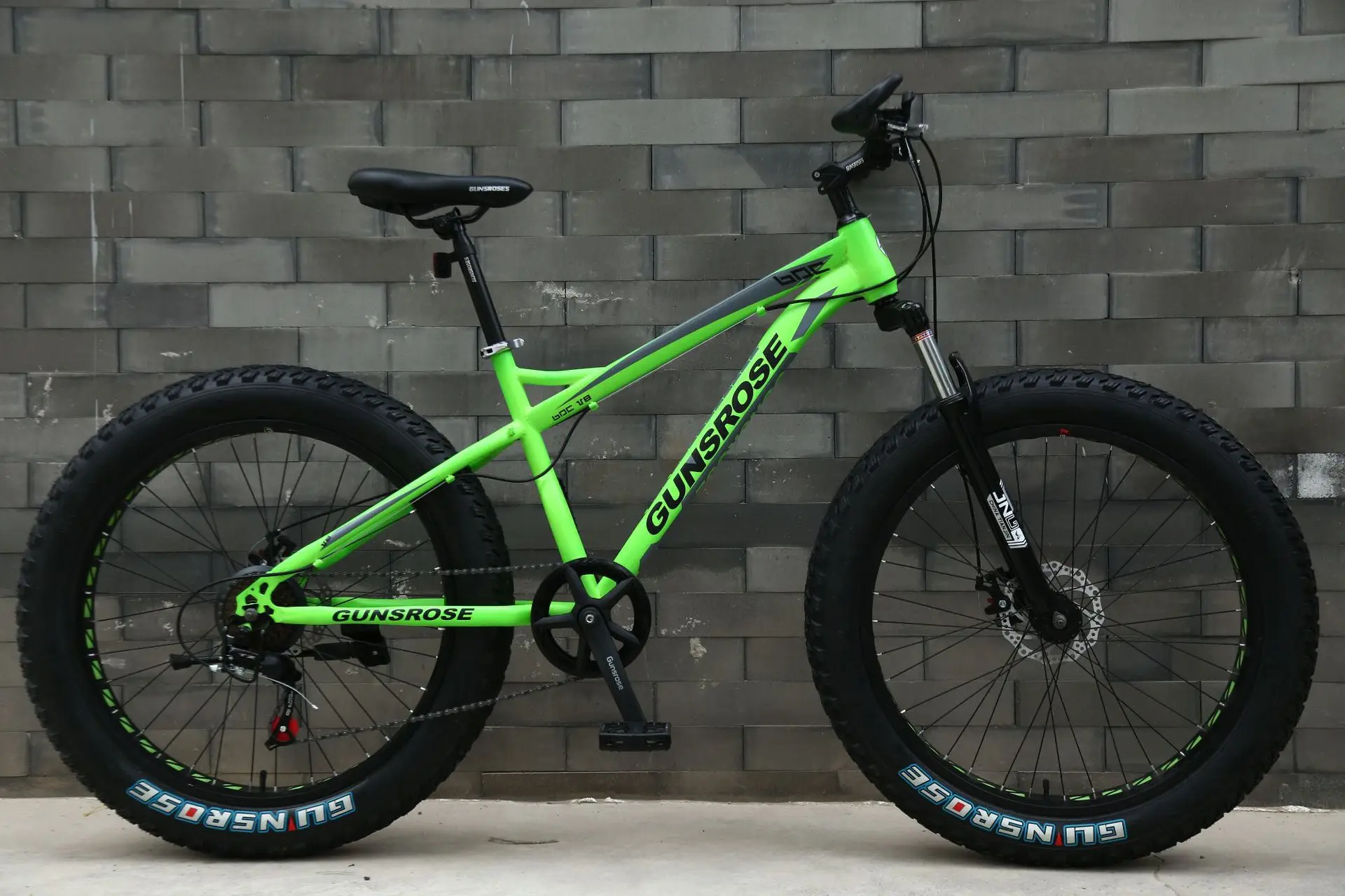 Factory direct wholesale 26 inch snowmobile mountain bike suspension disc brake wide tire adult bicycle