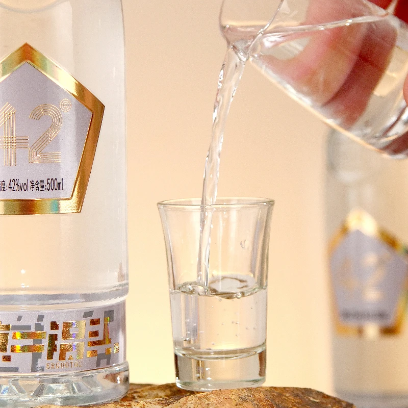 Beijing Erguotou Fragrant Chinese Liquor Chinese Baijiu 42% Alcohol Content vodka