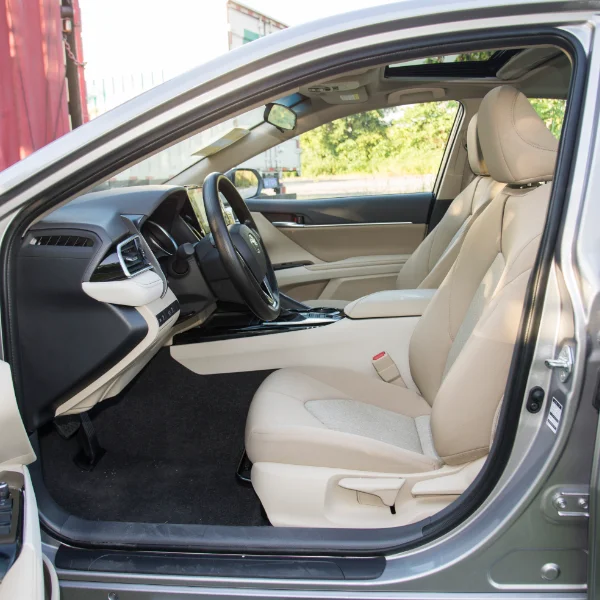 Popular Ride-on Cars Electric Toyota Camry 2.5HE Hybrid Elite Plus New Cars