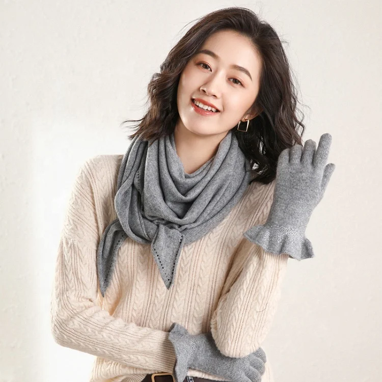 Поставка новых модных зимних вязаных перчаток с камнями