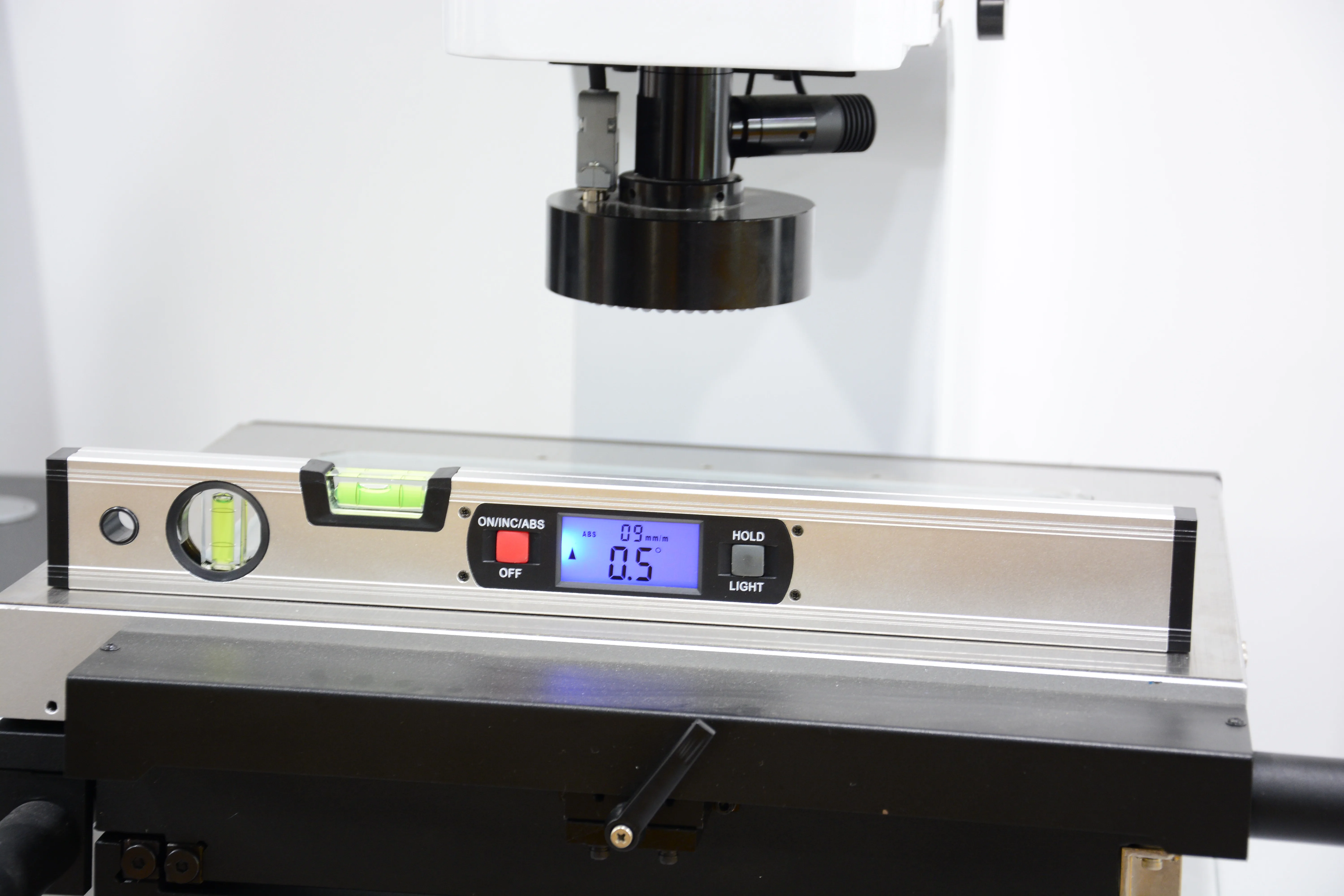 ACE digital portable magnetic spirit level