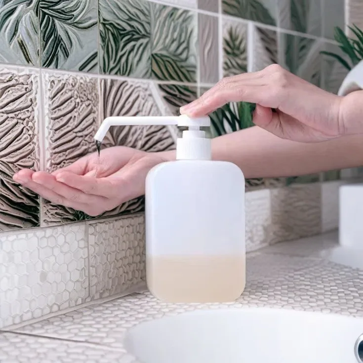High Quality 500ml Flat Square PE Bottle With Pump Incredibly Soft And Smooth Plastic Bottle For Shampoo Lotion & Soap