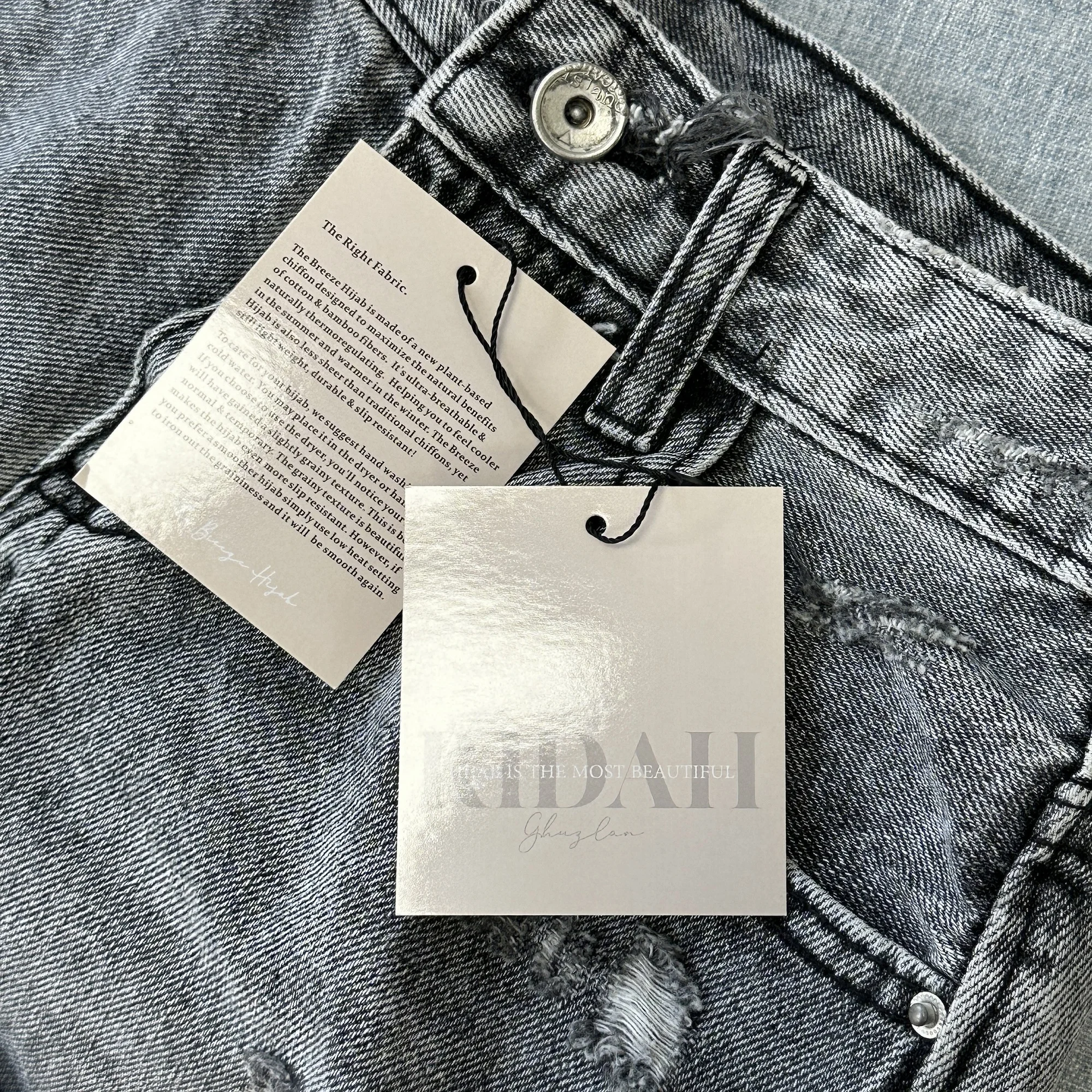 High quality thick grey paper custom garment hangtag swing hang tag embossed label clothing jeans price tag with string