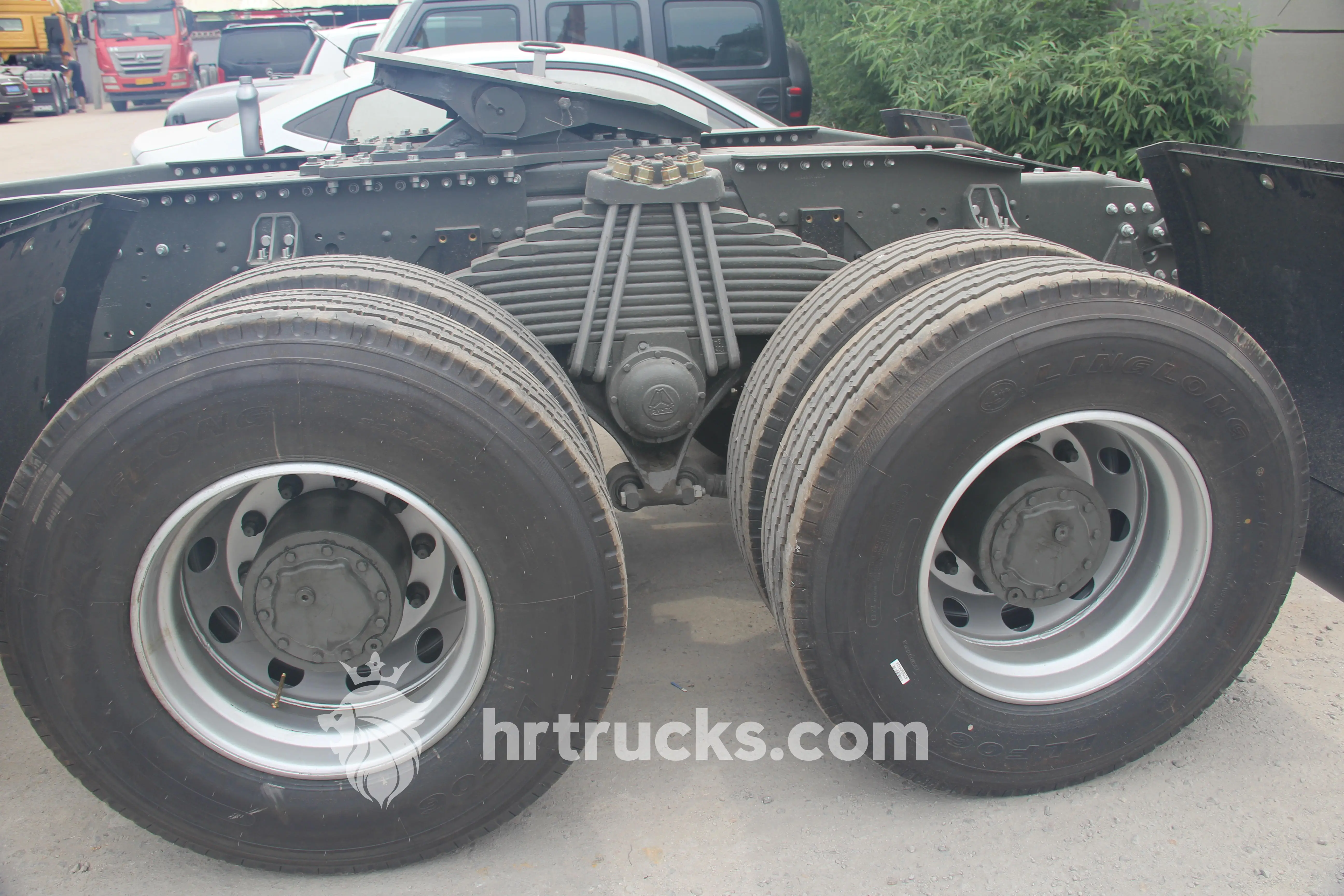 Тракторы Sinotruk Howo 6 х4 тяжелый грузовик дизельный ручной тягач левое рулевое управление евро 2 б/у