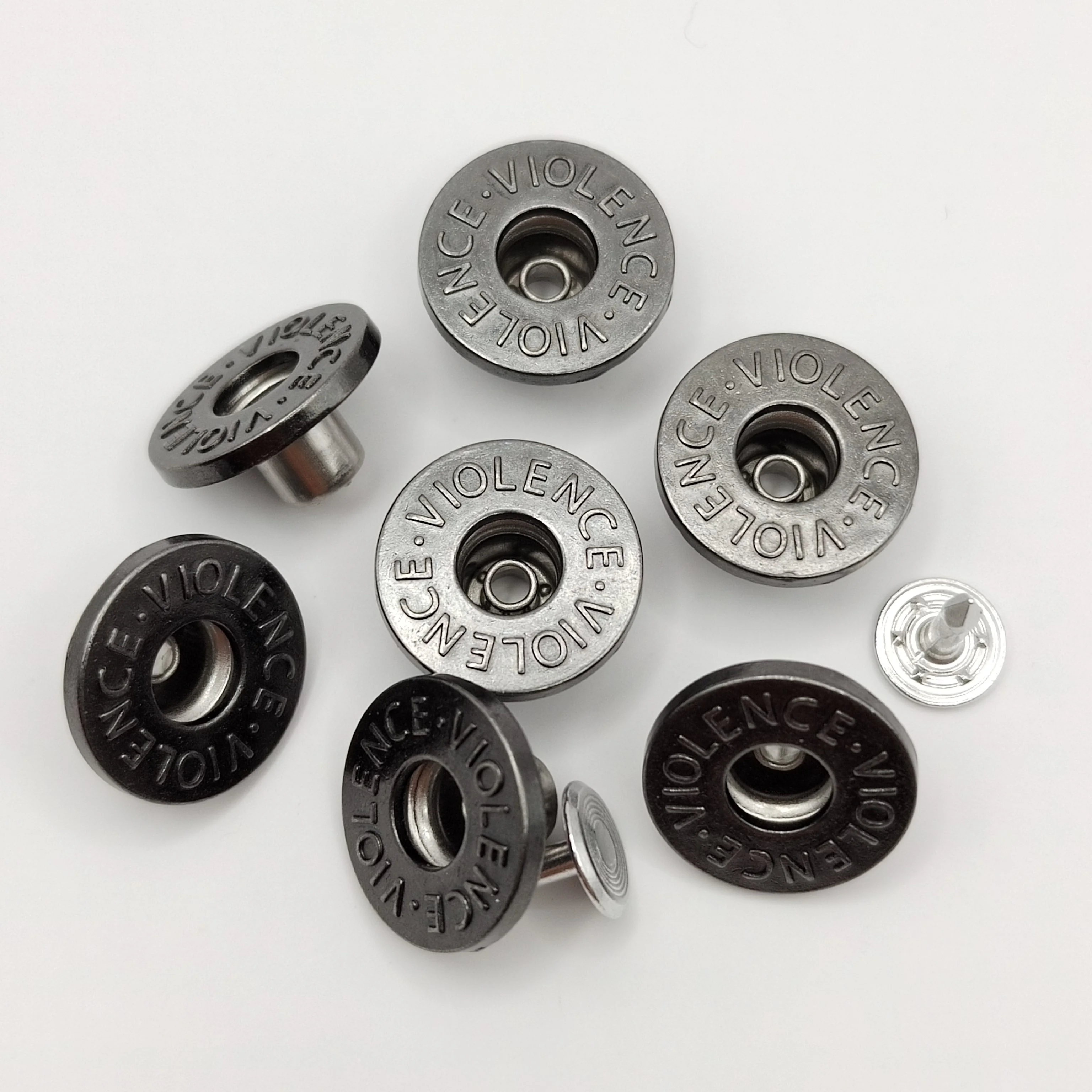 new design black color zamak metal brass jeans embossed button