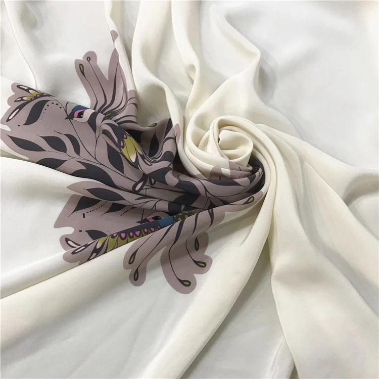 
Printed Fish Crepe De Chine Silk Crepe Fabric 18mm 100% Silk Fabric 