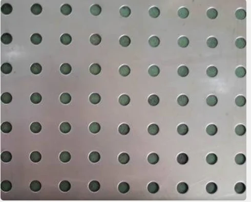 Перфорированный металлический лист из нержавеющей стали 304 с маленьким круглым отверстием лучшего качества по низкой цене