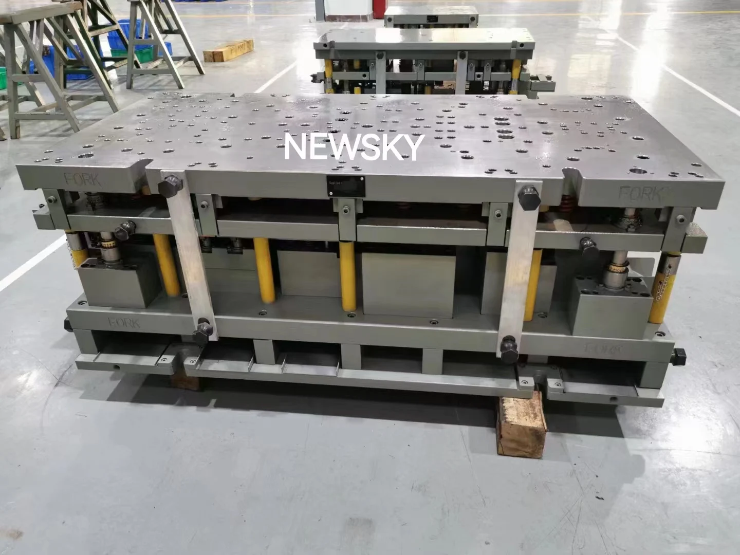 NEWSKY Stamping Press Tool Manufacturers of progressive die Stamping Die Tooling for auto parts