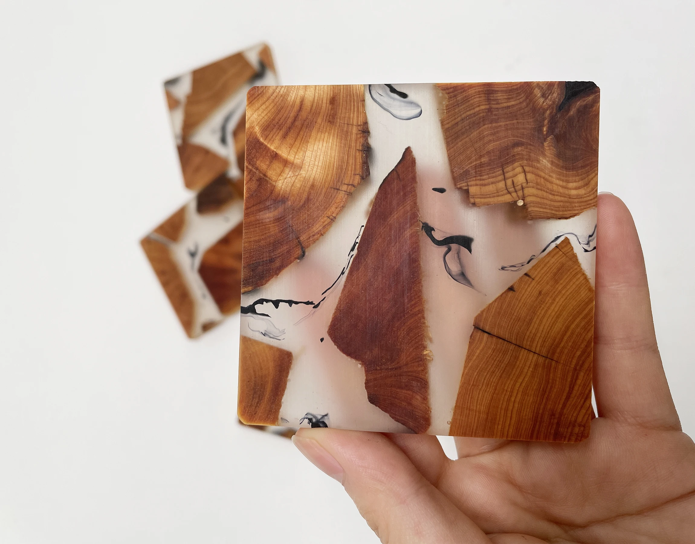 Wholesale Square Round Design Drink Cup Crystal Epoxy Pine Tea Cup coaster resin and wood With Holder Set