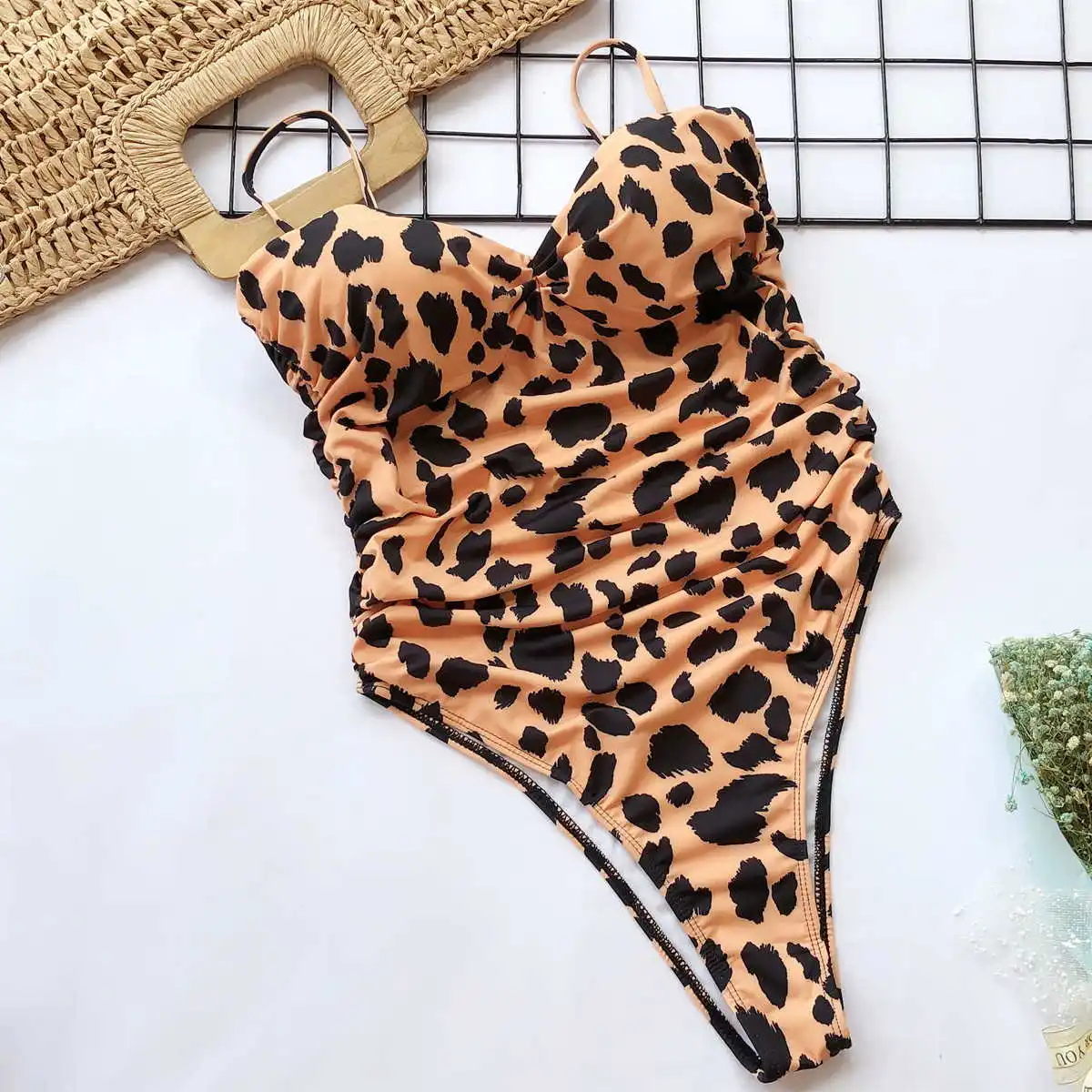 2020 latest design one piece leopard print sexy girl swimwear beachwear bikini